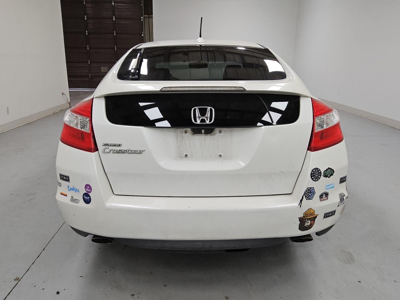 2011 Honda Accord Crosstour Exl White vin: 5J6TF1H53BL003665 Damage: Rear Bumper, De-Identify, Removal Required