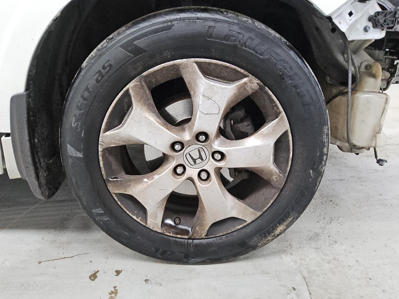 2011 Honda Accord Crosstour Exl White vin: 5J6TF1H53BL003665 Damage: Right Front Tire, Worn, Replacement Required