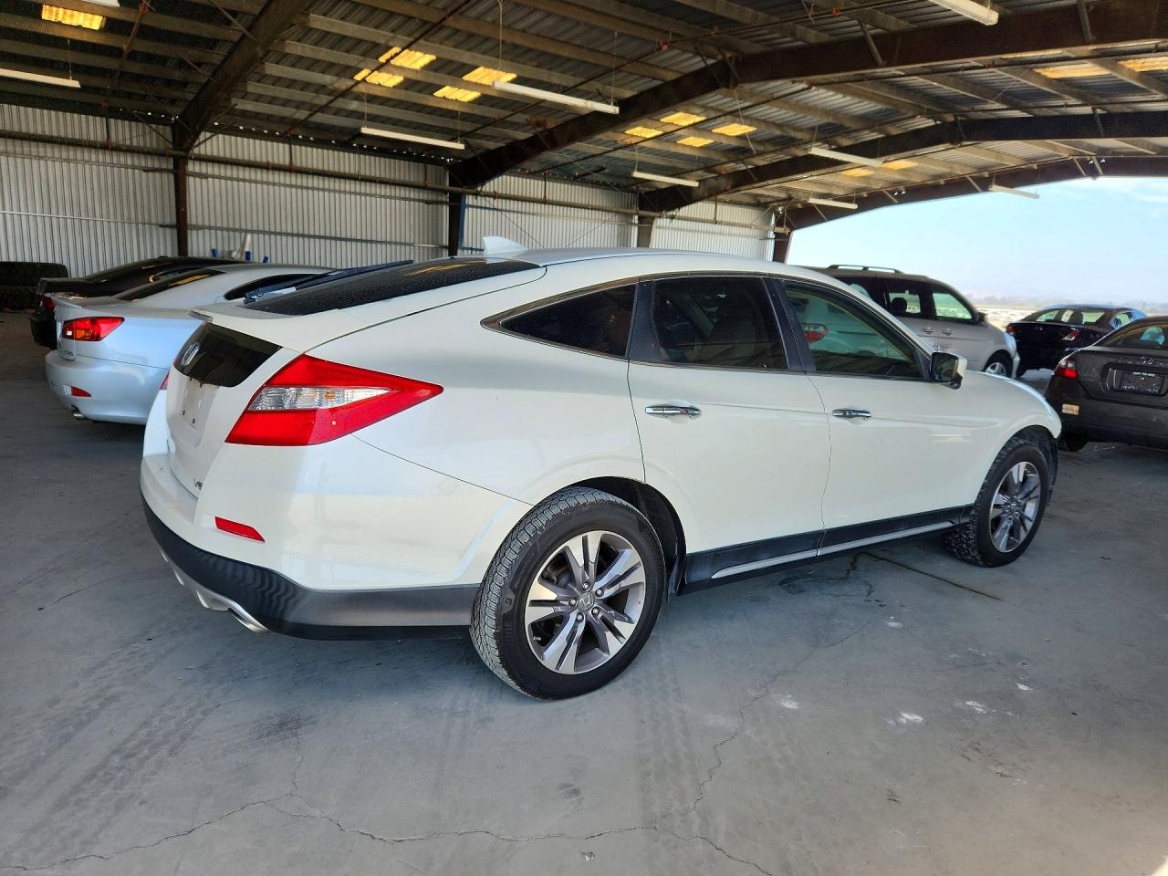 2015 Honda Crosstour Exl White vin: 5J6TF2H59FL001074