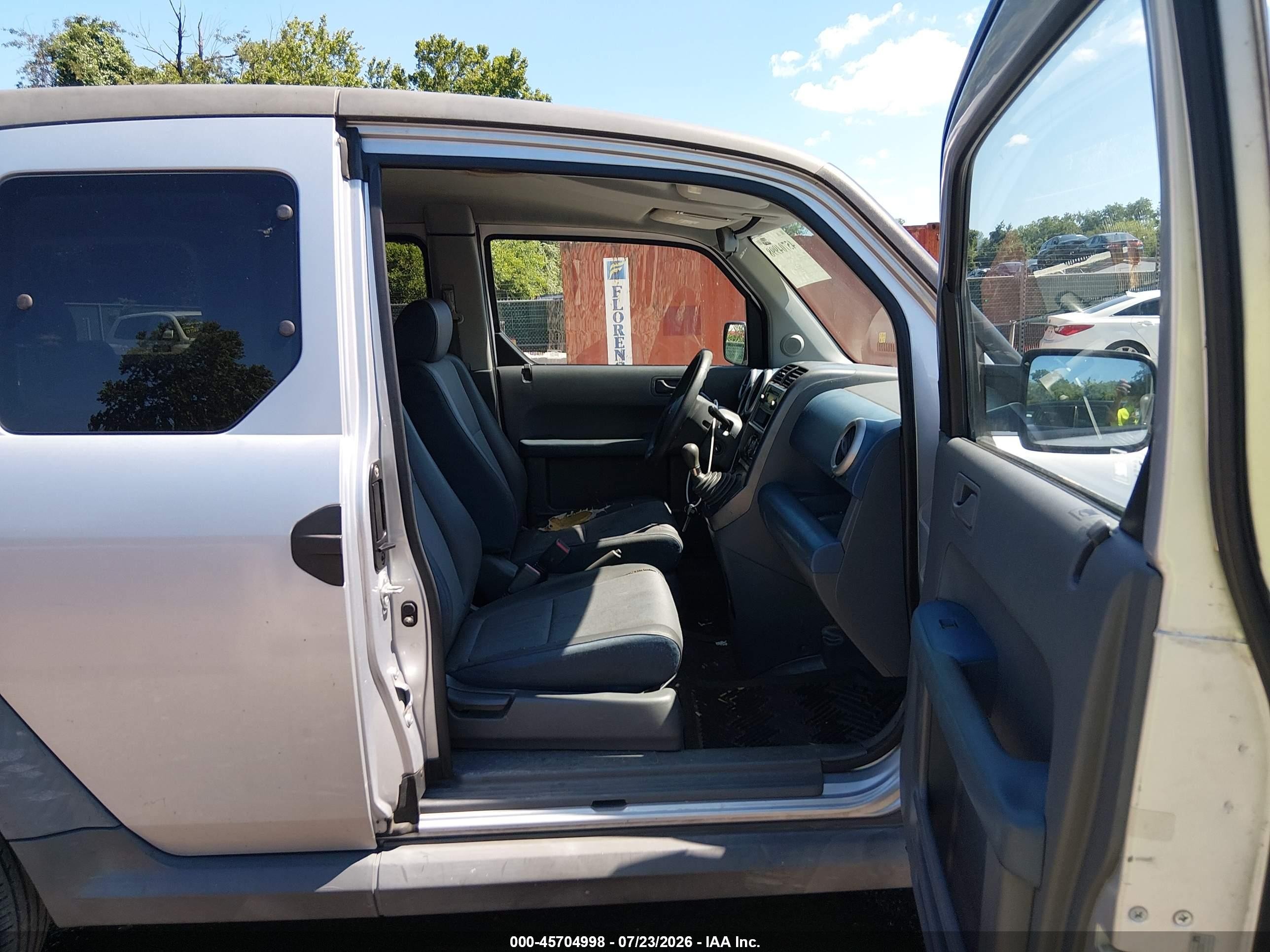 2005 Honda Element Lx Silver vin: 5J6YH17345L016820