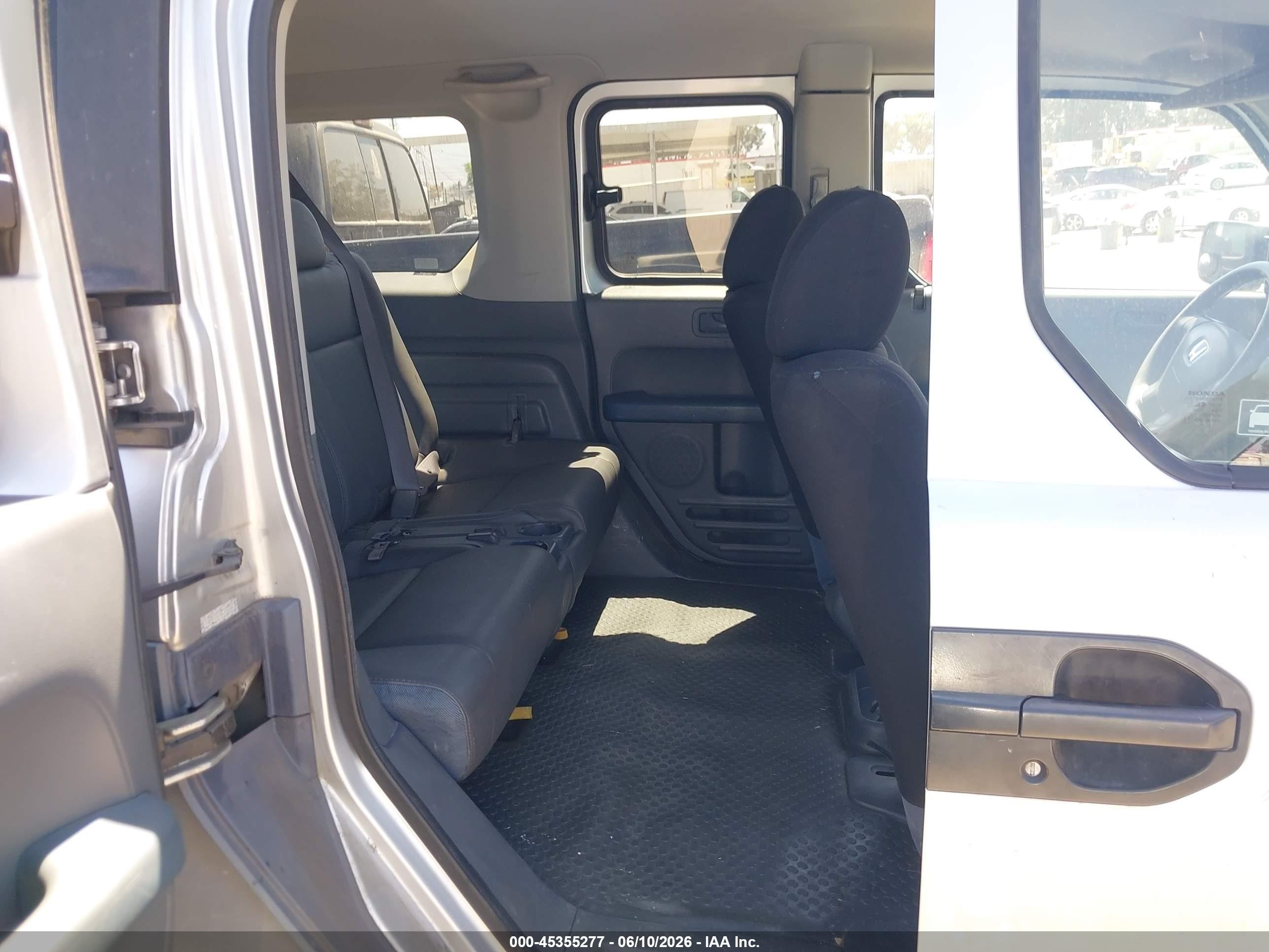 2006 Honda Element Lx Silver vin: 5J6YH18356L011108