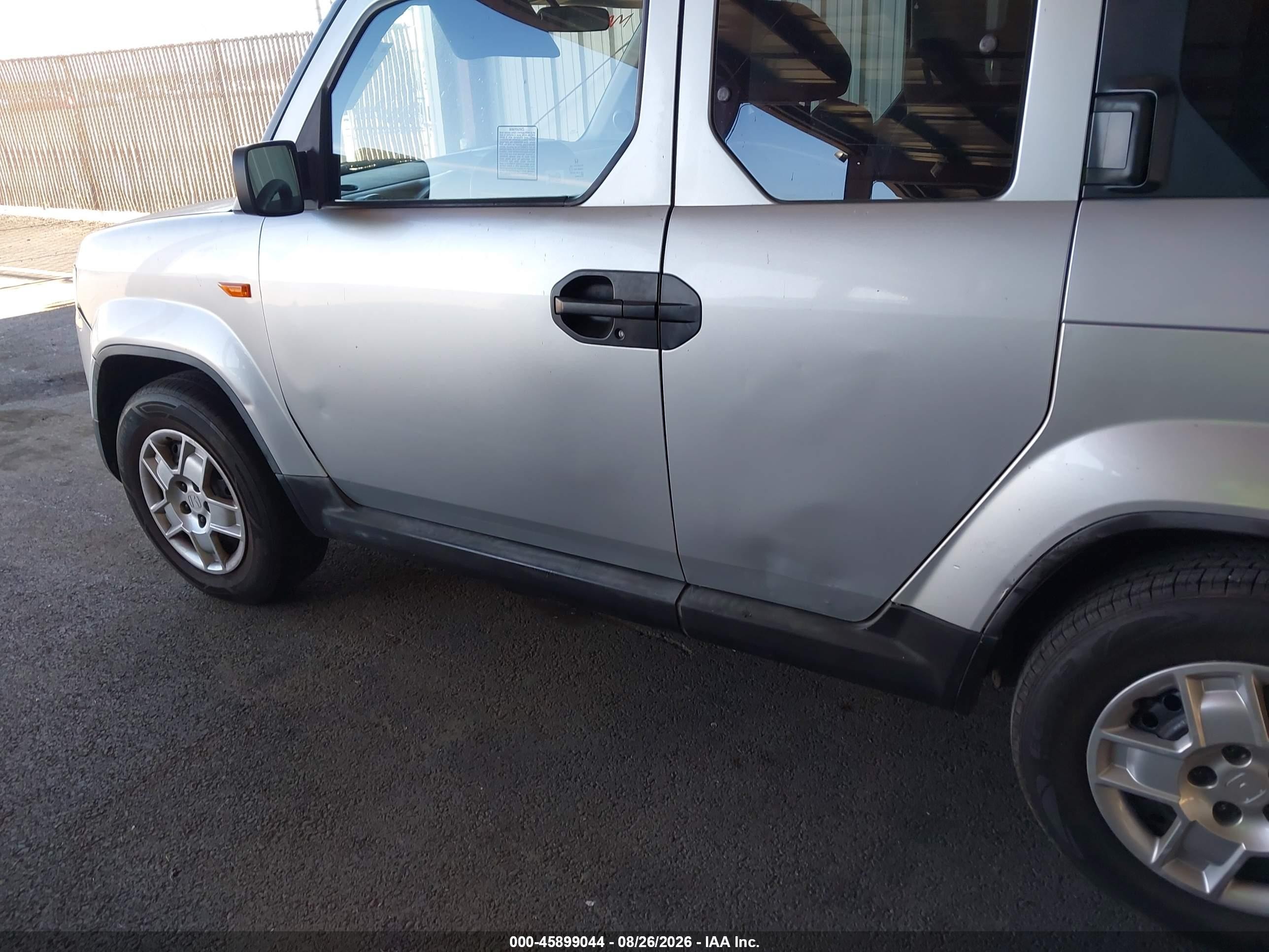 2010 Honda Element Lx Silver vin: 5J6YH1H34AL006801