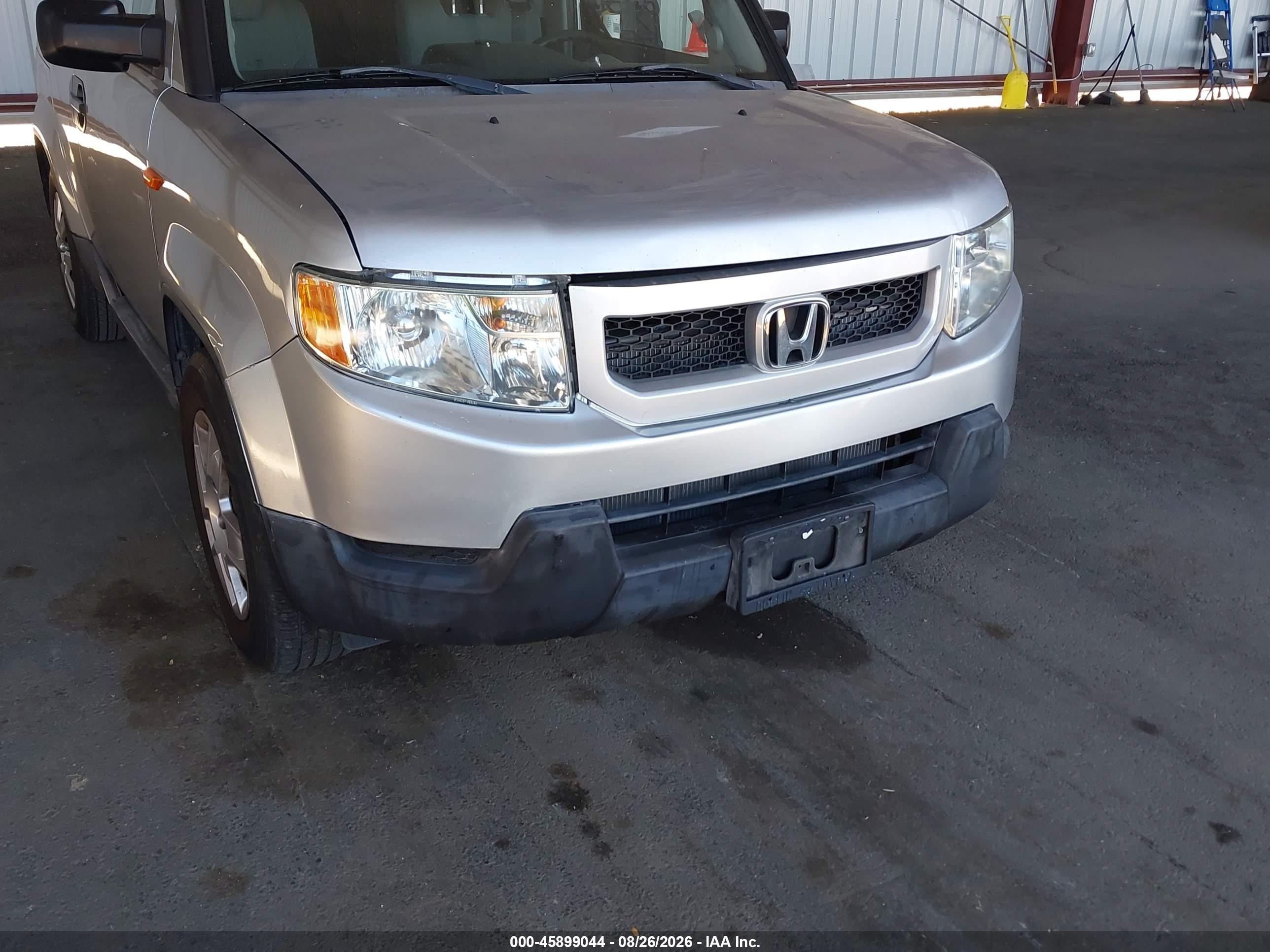 2010 Honda Element Lx Silver vin: 5J6YH1H34AL006801