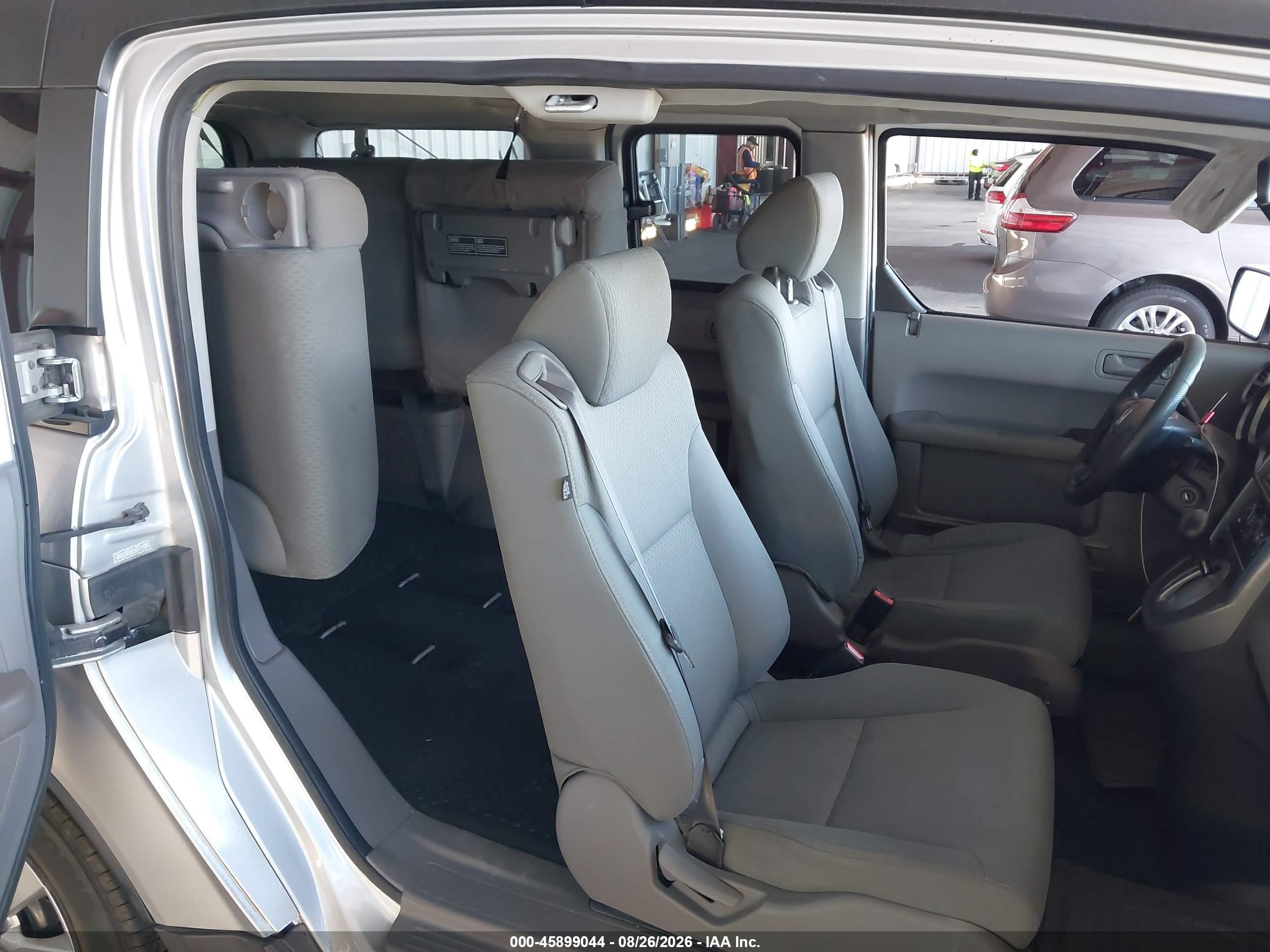 2010 Honda Element Lx Silver vin: 5J6YH1H34AL006801