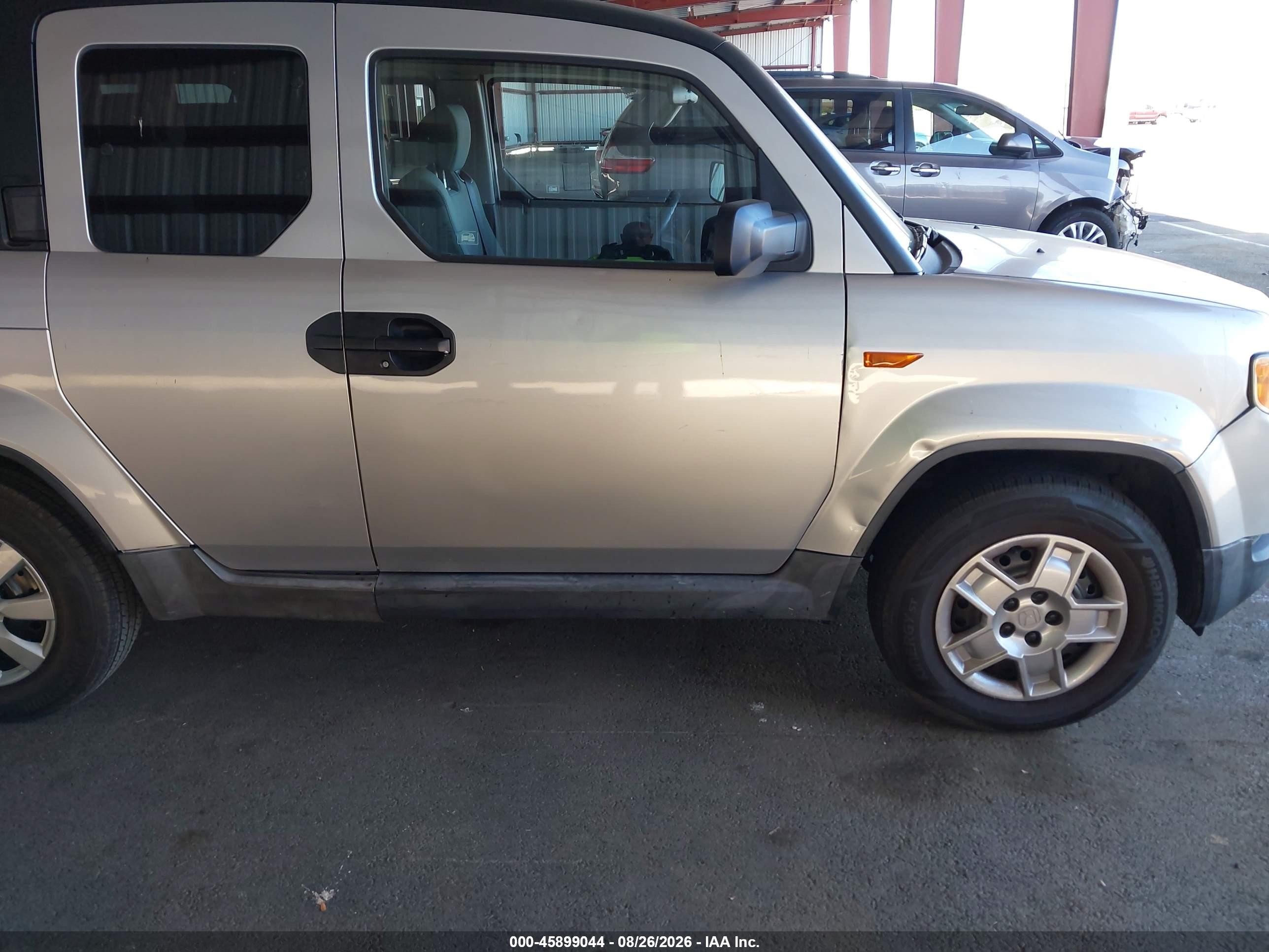 2010 Honda Element Lx Silver vin: 5J6YH1H34AL006801