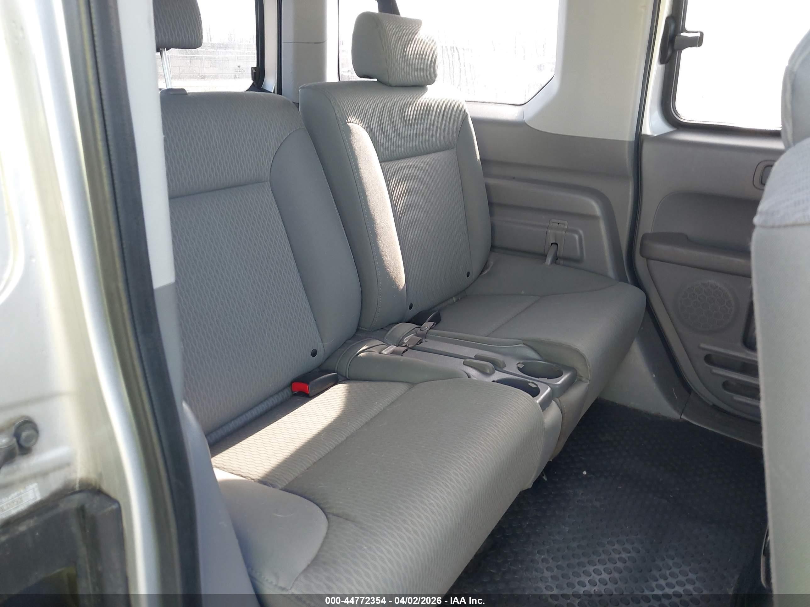2010 Honda Element Ex Silver vin: 5J6YH1H73AL005058