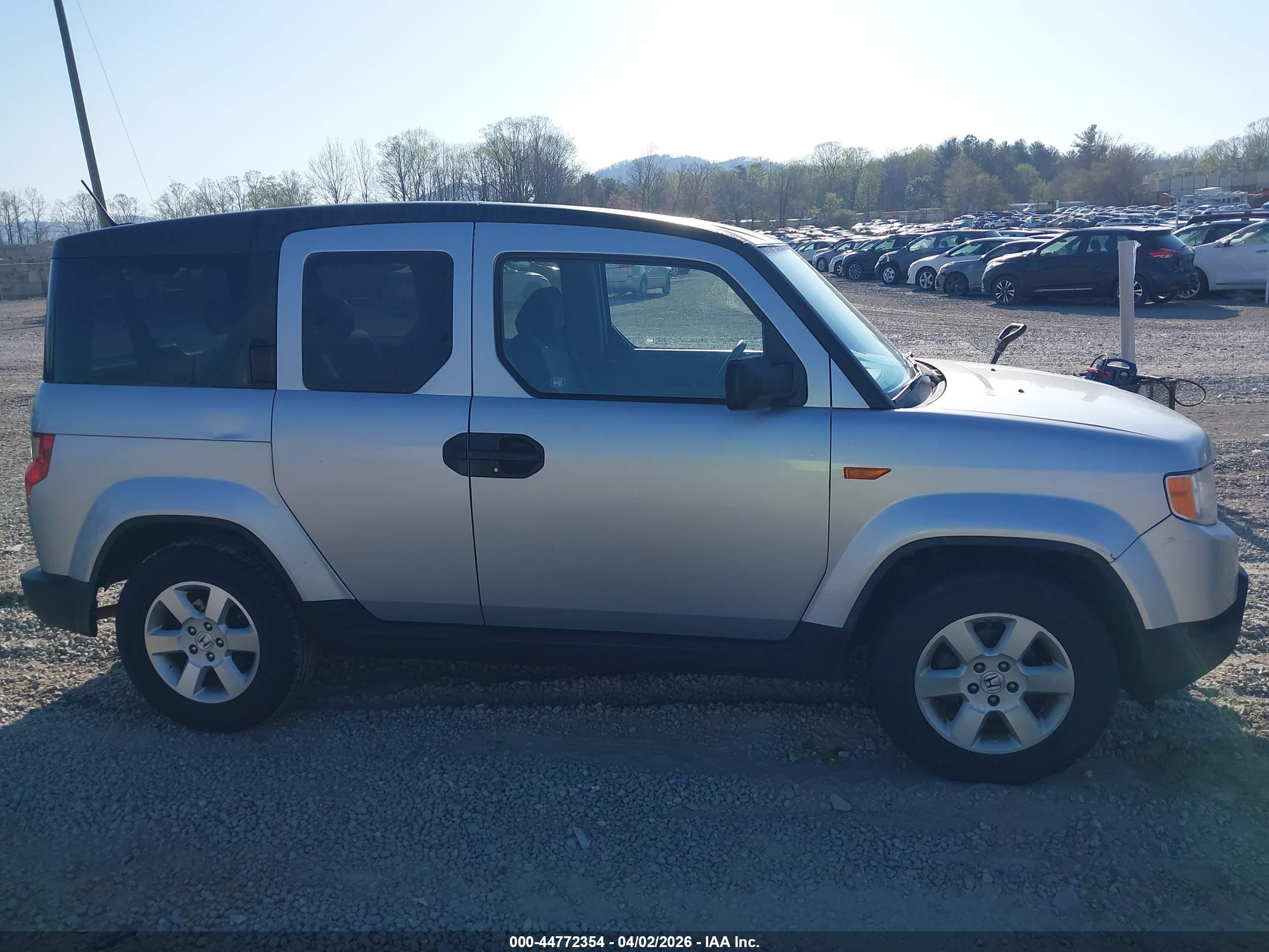 2010 Honda Element Ex Silver vin: 5J6YH1H73AL005058
