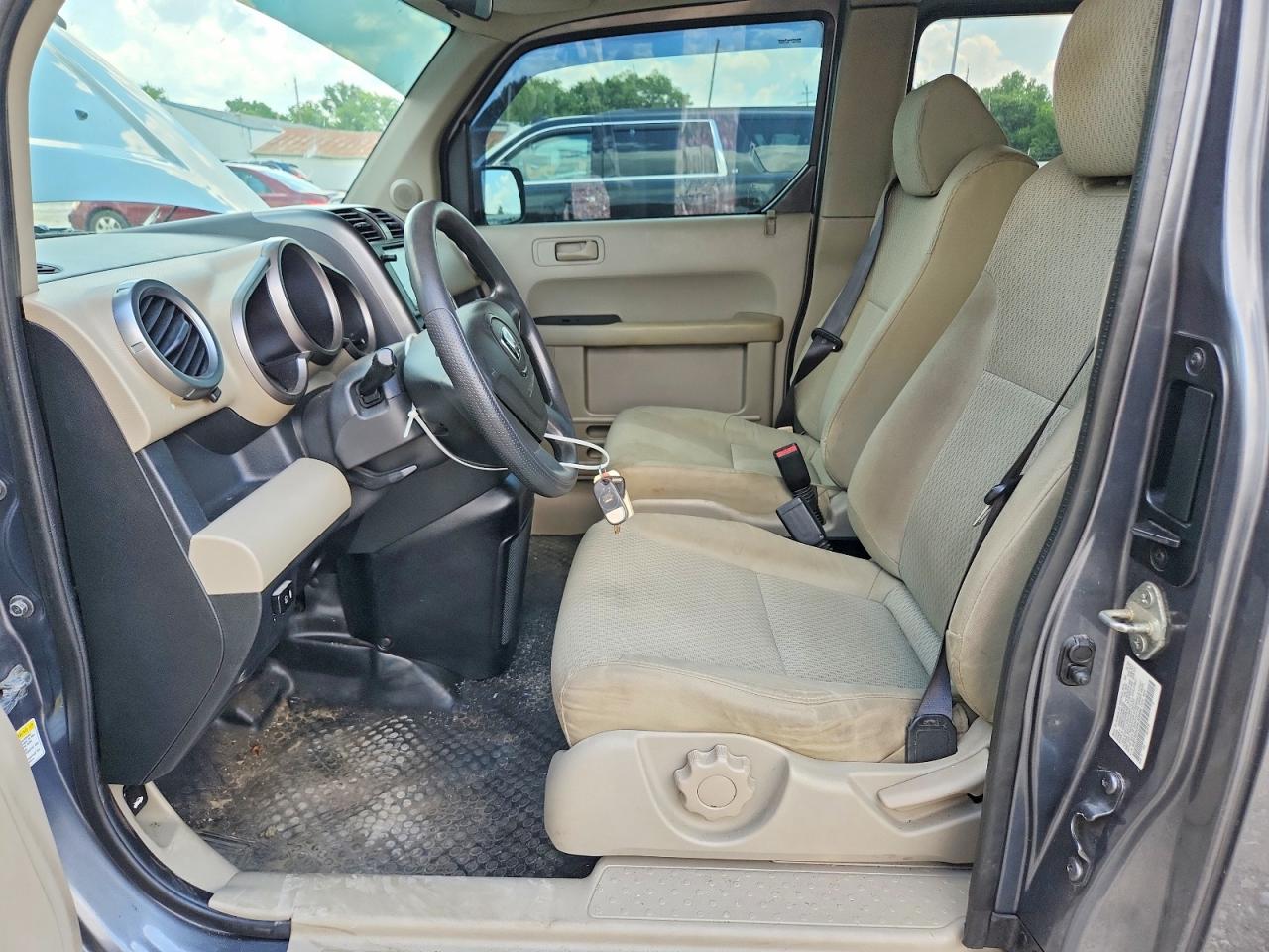 2010 Honda Element Lx Silver vin: 5J6YH2H32AL000856
