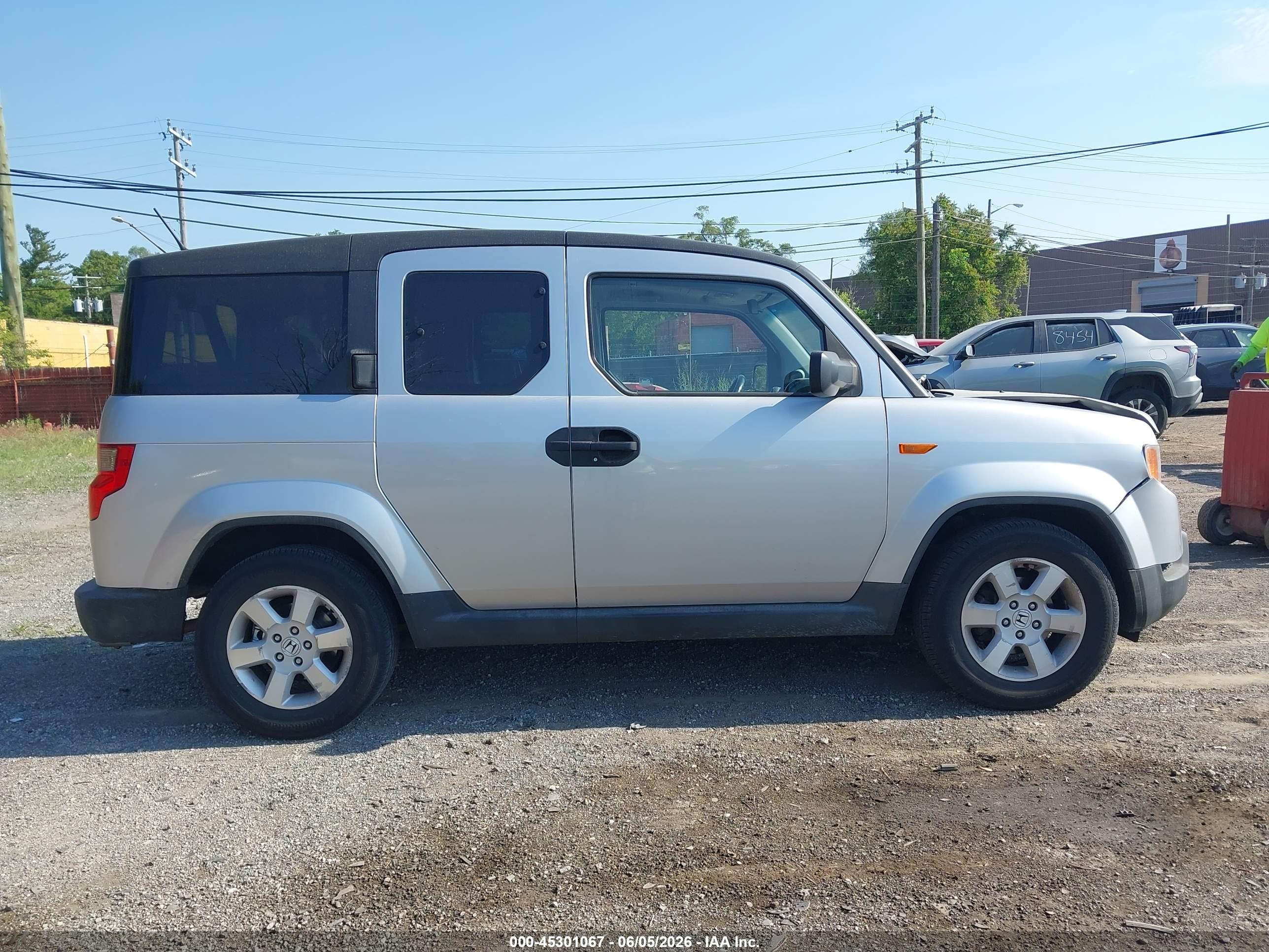2010 Honda Element Ex Silver vin: 5J6YH2H72AL005767
