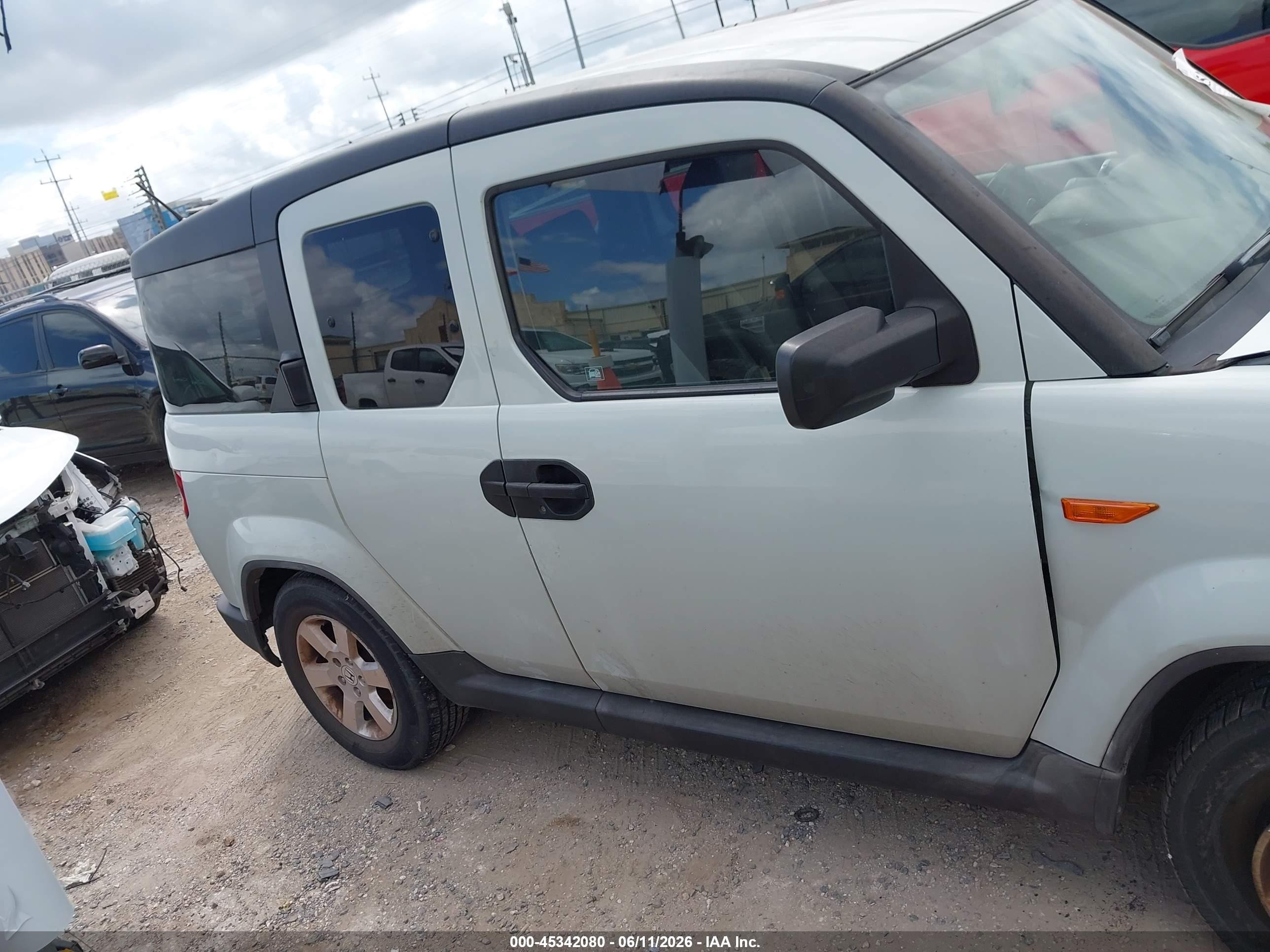 2010 Honda Element Ex White vin: 5J6YH2H75AL006475