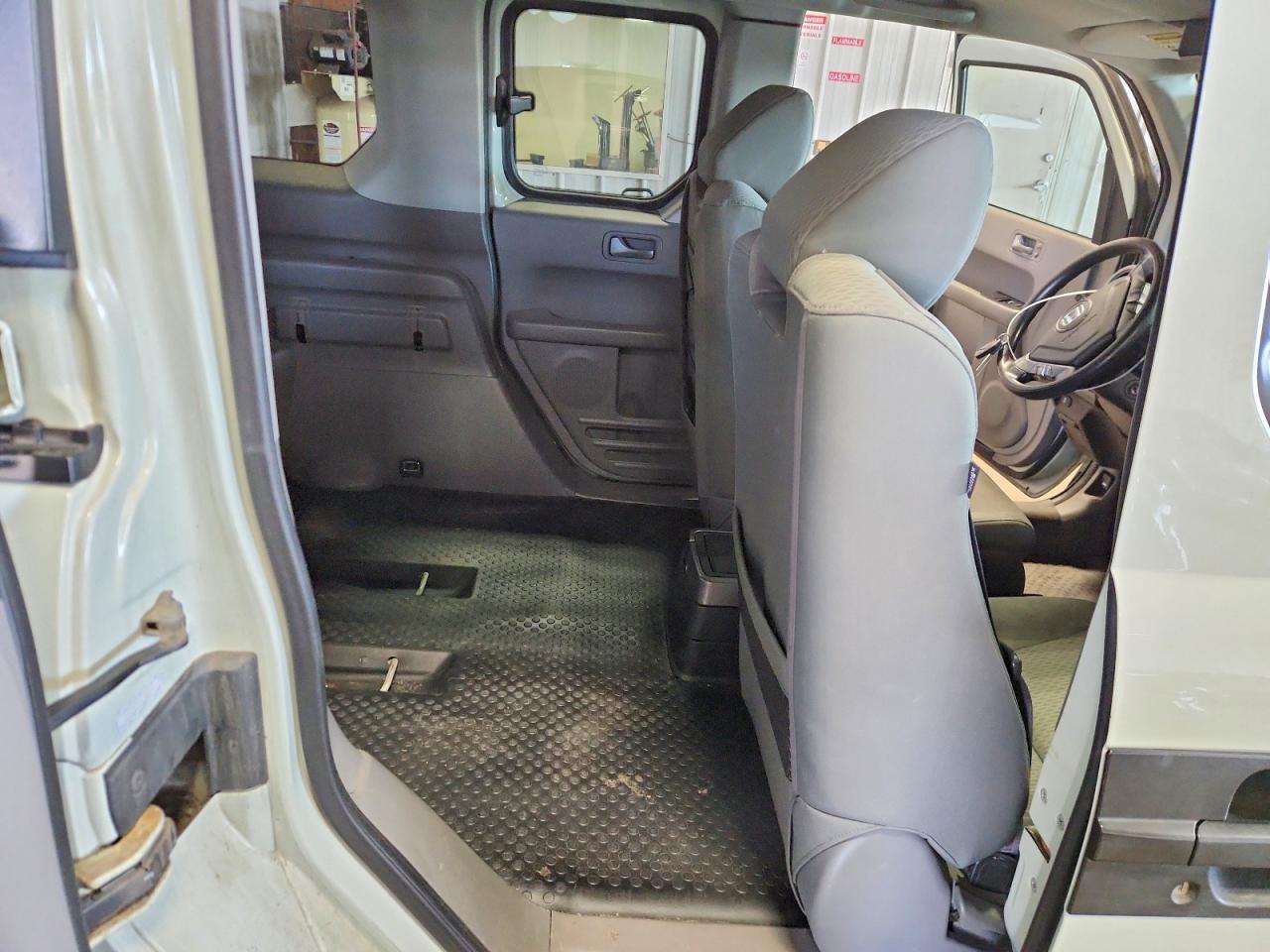 2010 Honda Element Ex White vin: 5J6YH2H78AL008950
