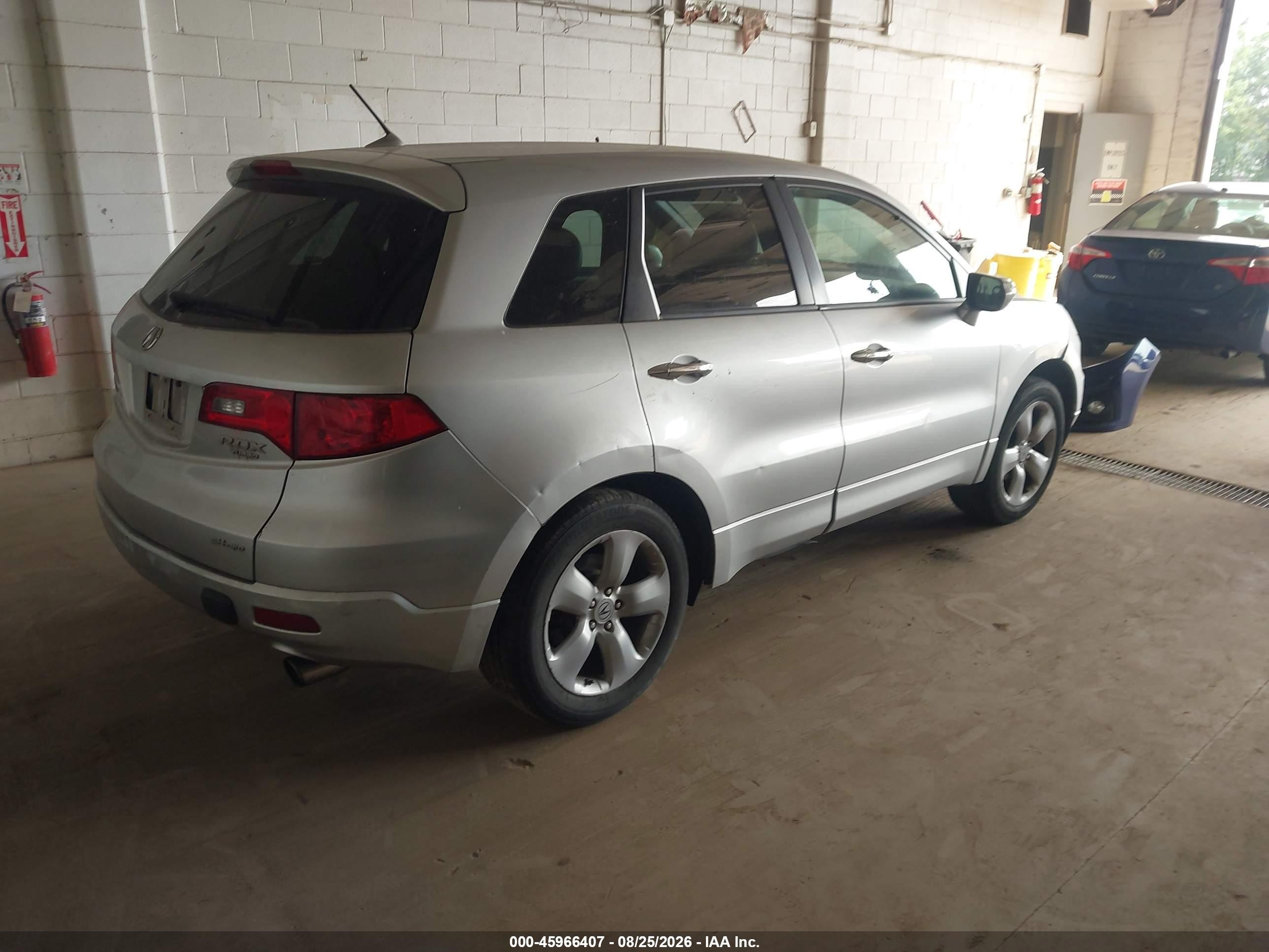 2008 Acura Rdx   Silver vin: 5J8TB18248A008399