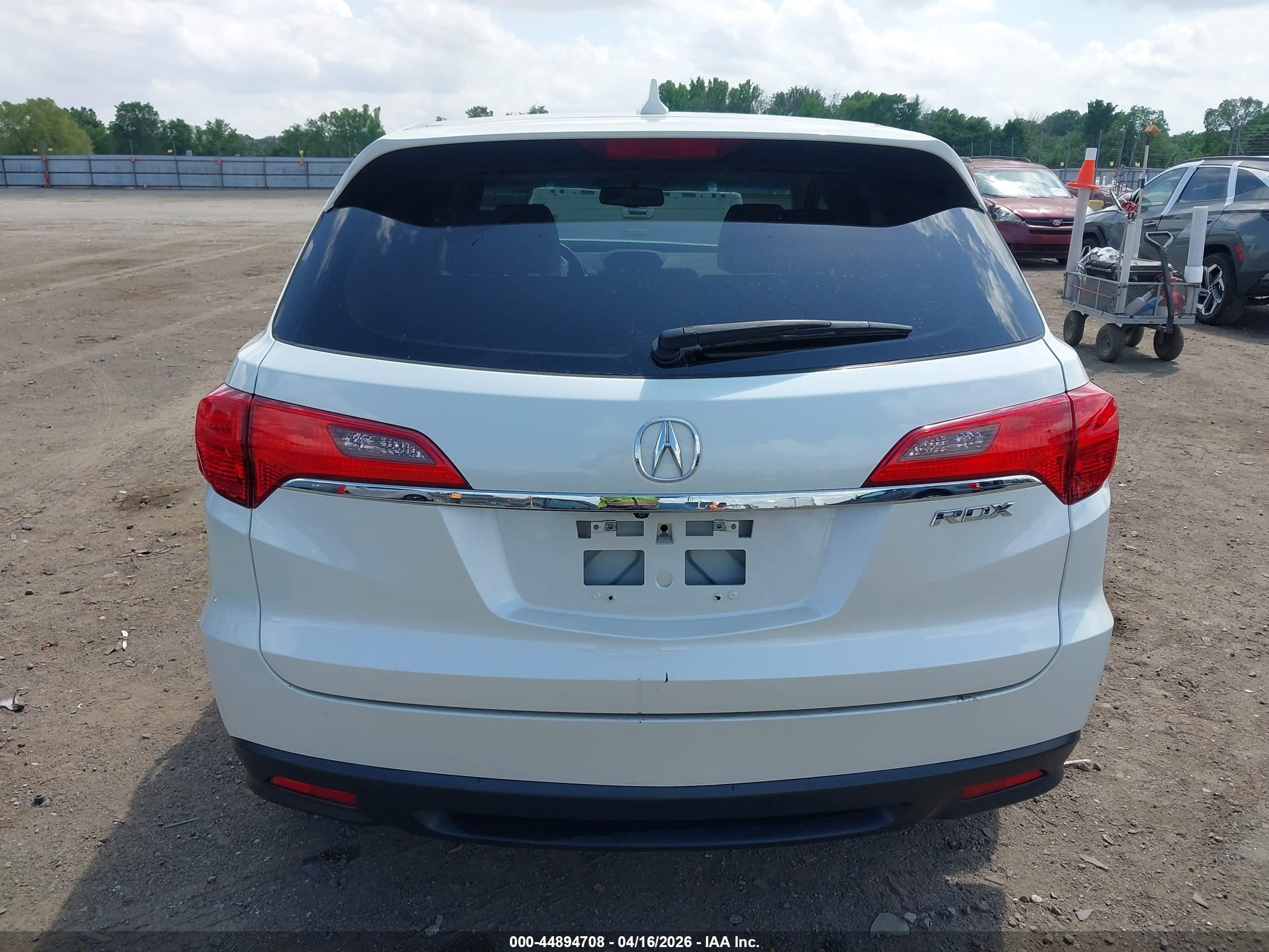 2014 Acura Rdx   White vin: 5J8TB3H32EL008759