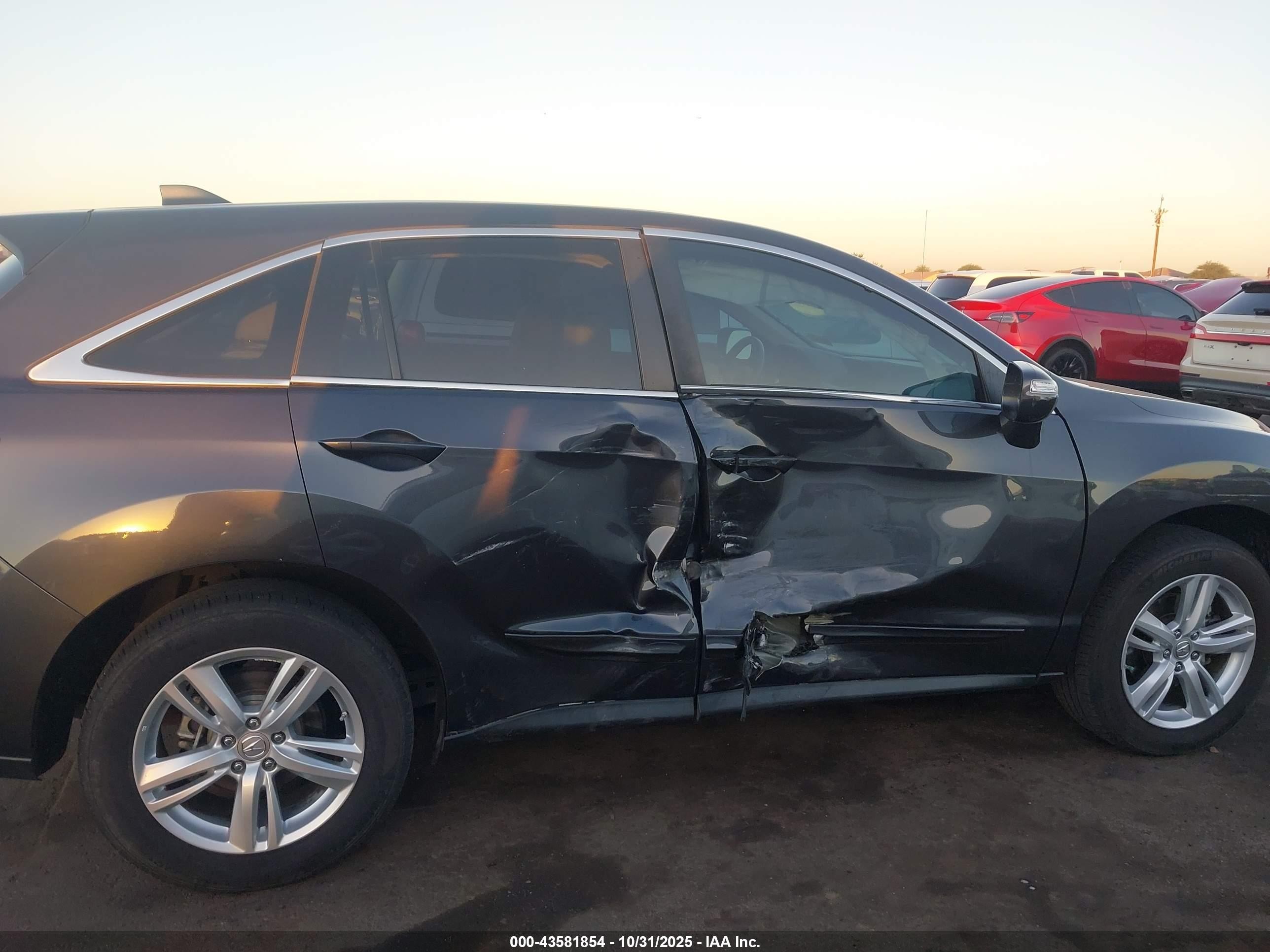 2014 Acura Rdx   Silver vin: 5J8TB3H35EL001174