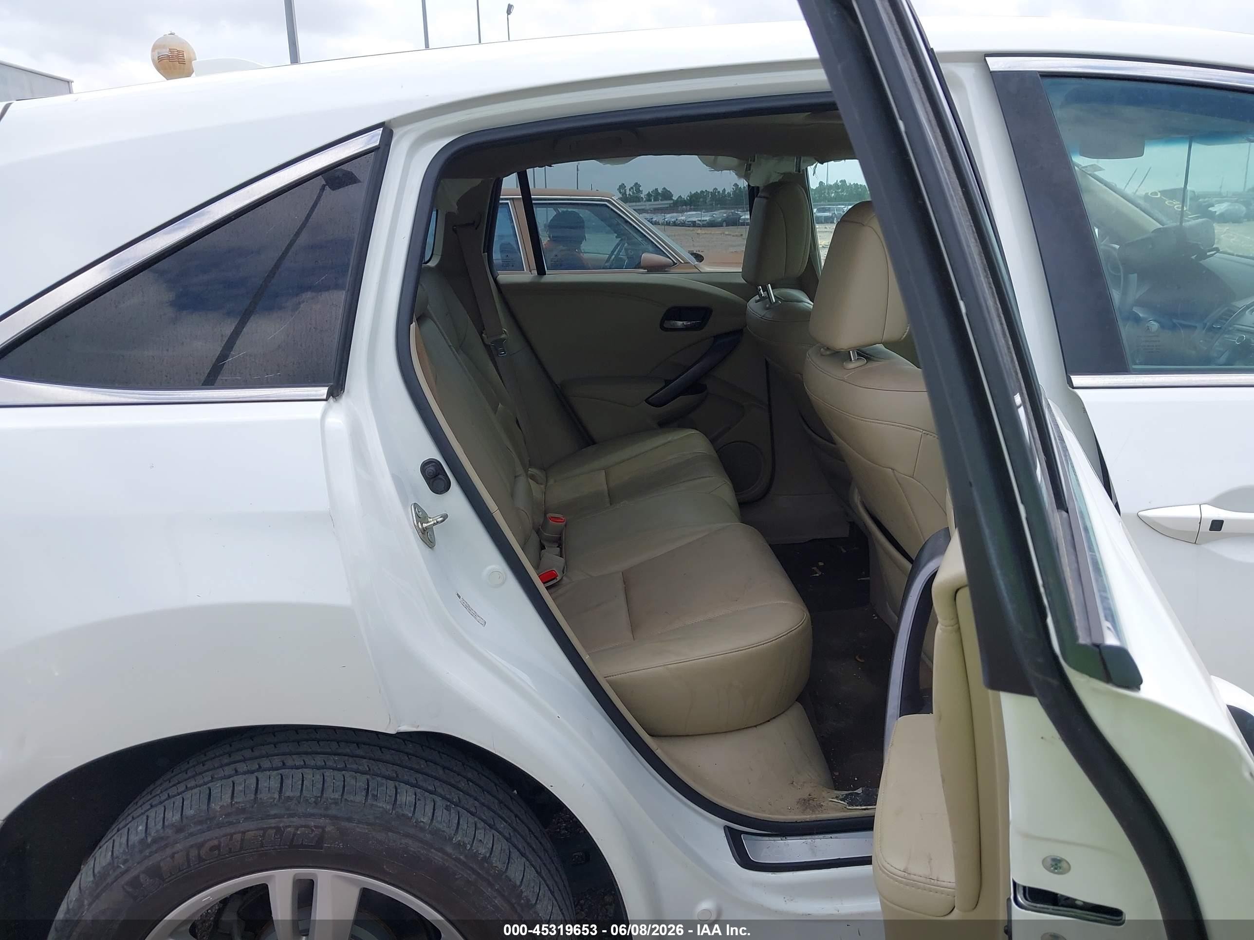 2014 Acura Rdx   White vin: 5J8TB3H35EL018167