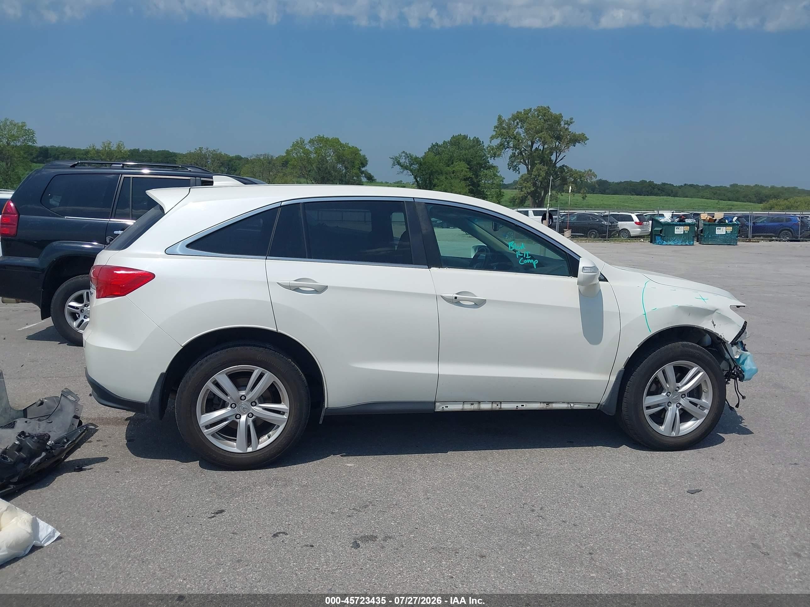 2015 Acura Rdx   White vin: 5J8TB3H51FL002647