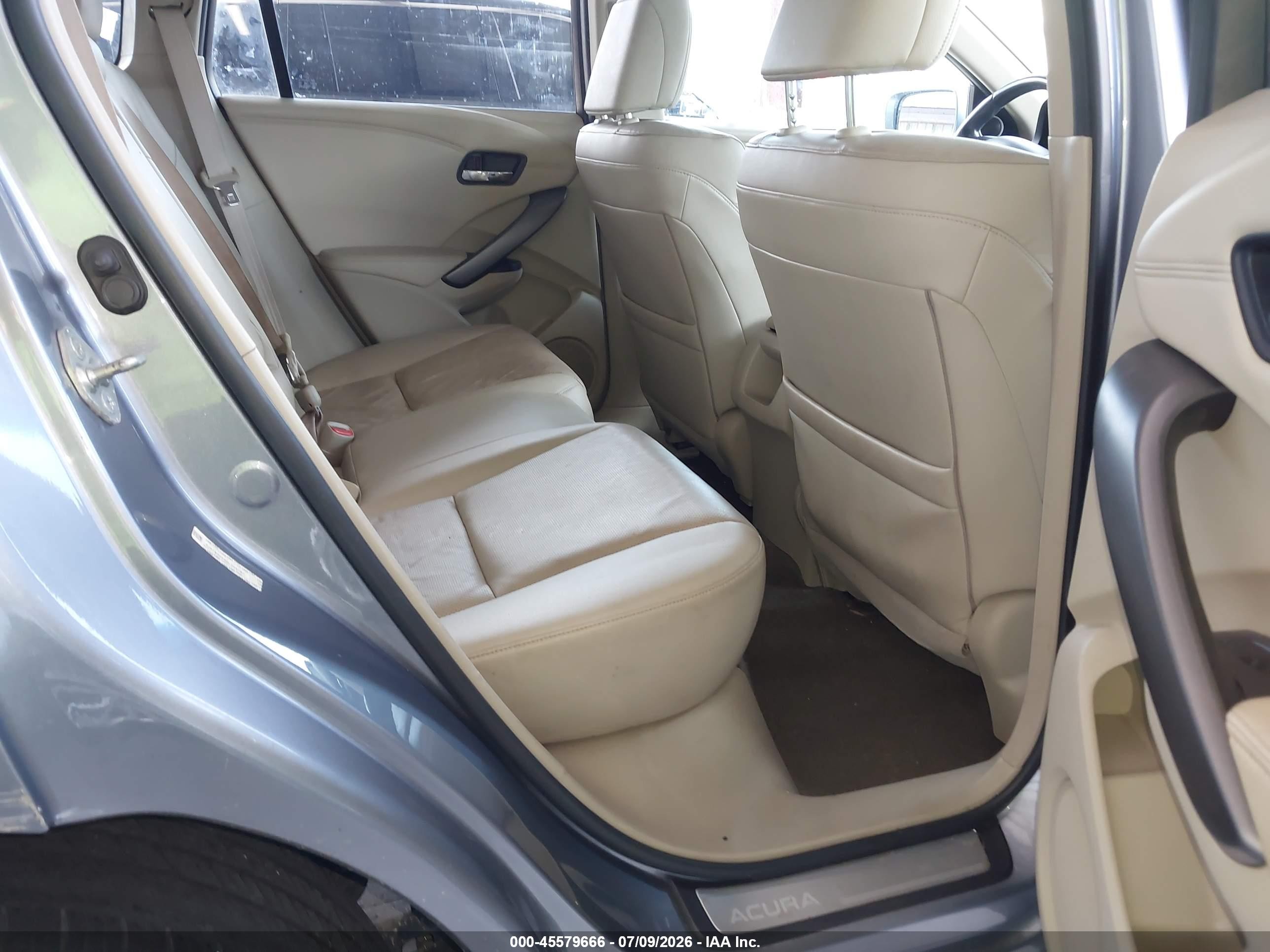 2013 Acura Rdx   Silver vin: 5J8TB3H53DL005787