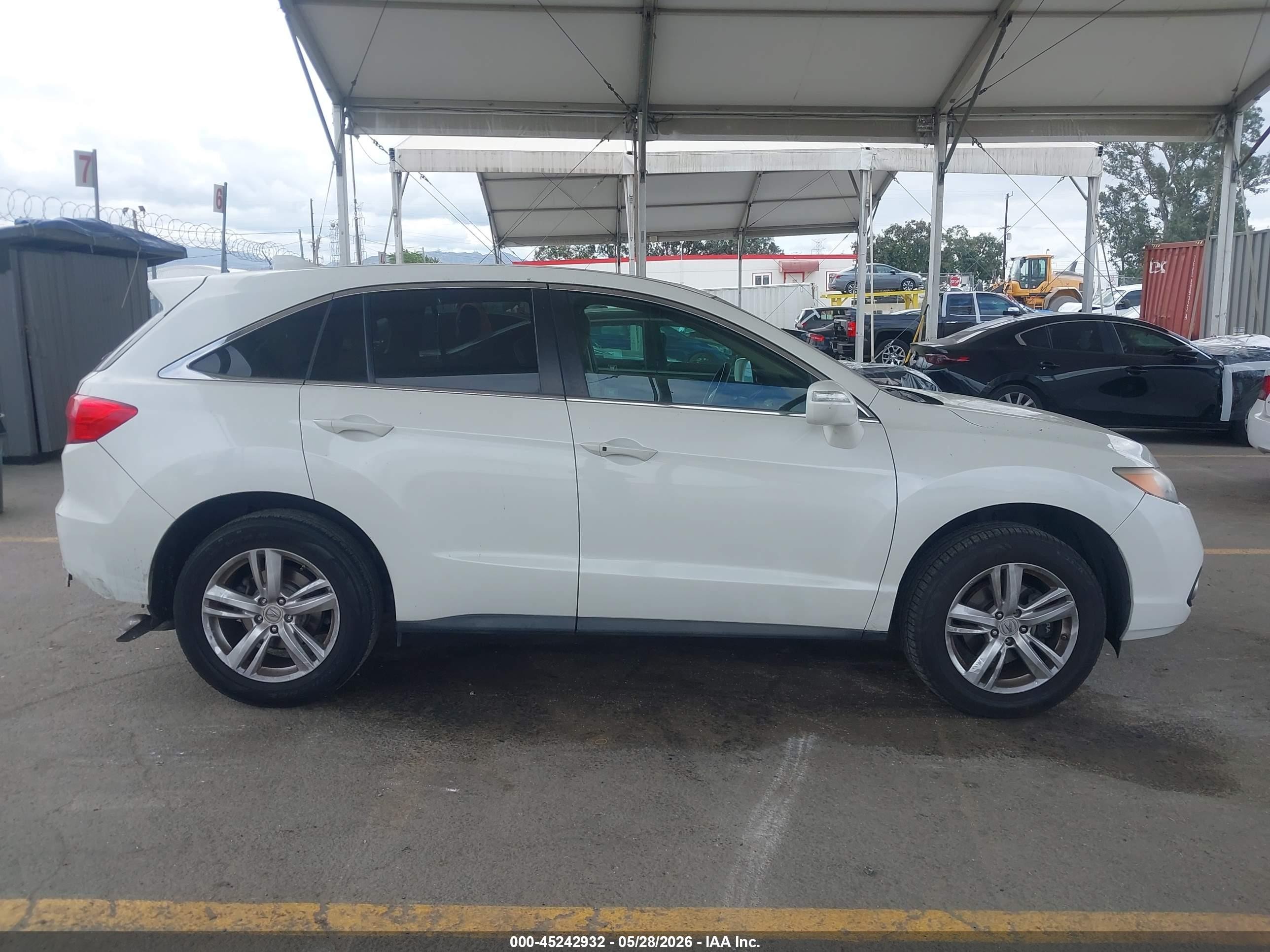 2013 Acura Rdx   Белый vin: 5J8TB3H53DL018992