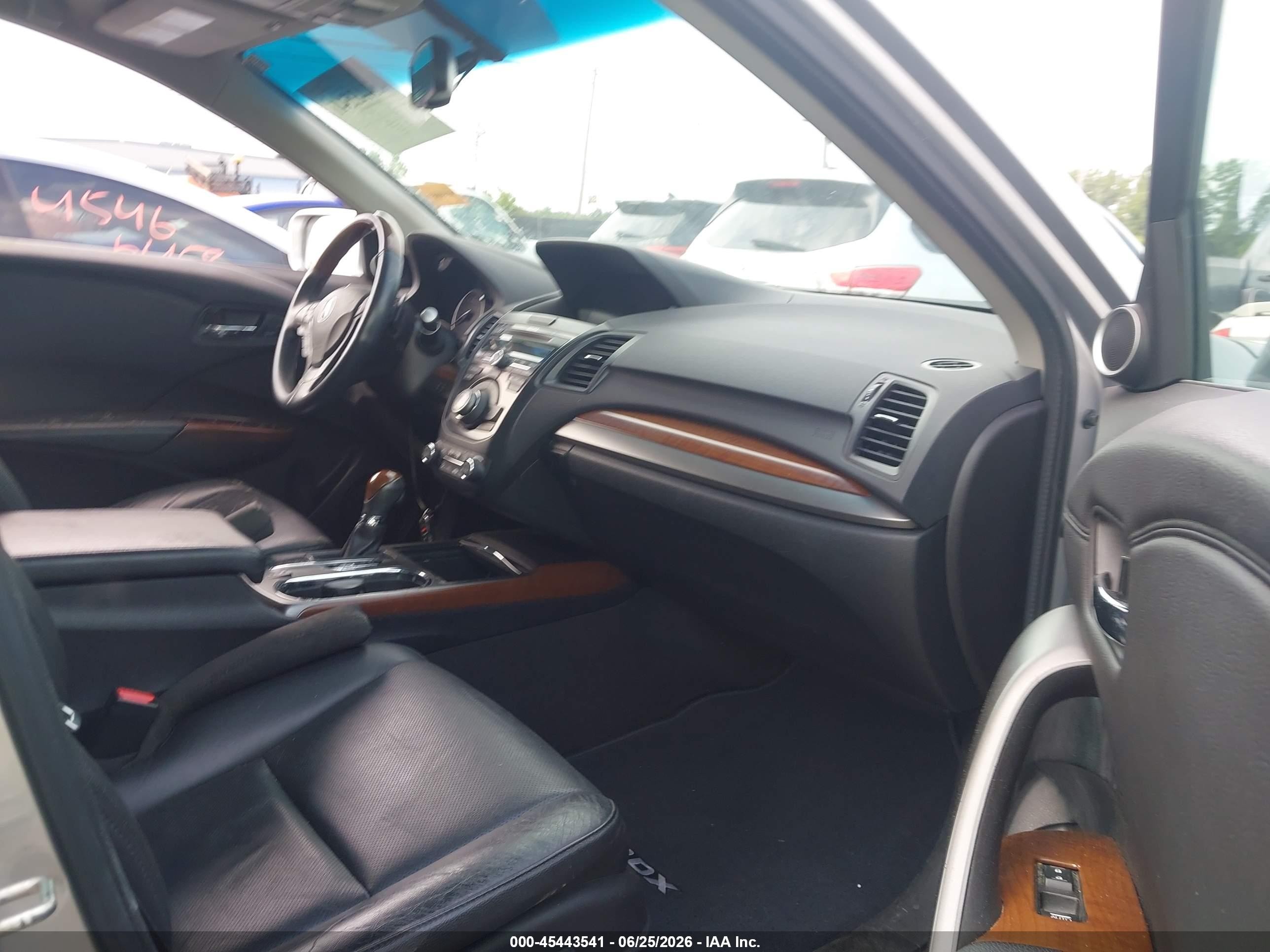 2014 Acura Rdx   Серебряный vin: 5J8TB3H56EL008670