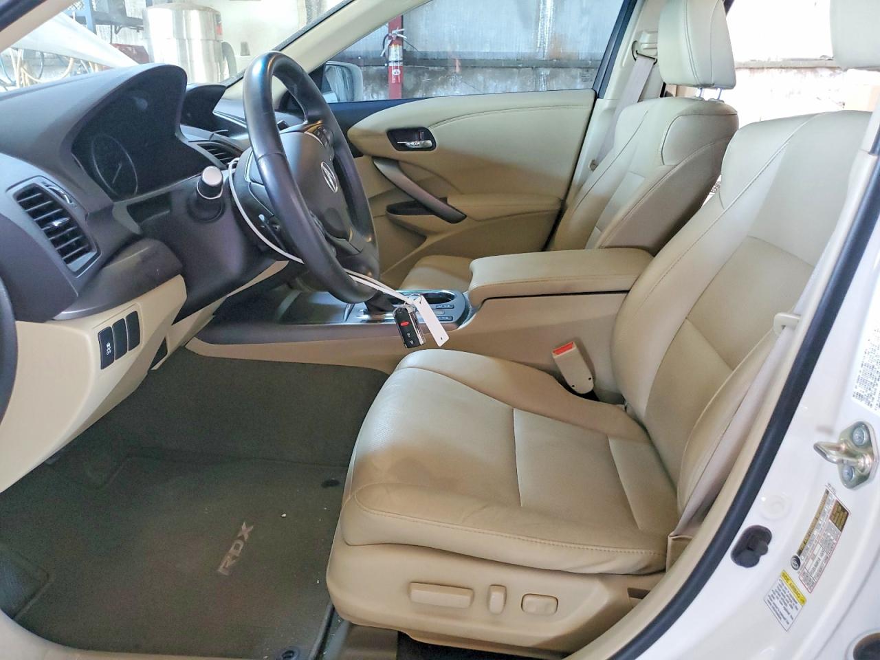 2015 Acura Rdx Белый vin: 5J8TB4H37FL017724