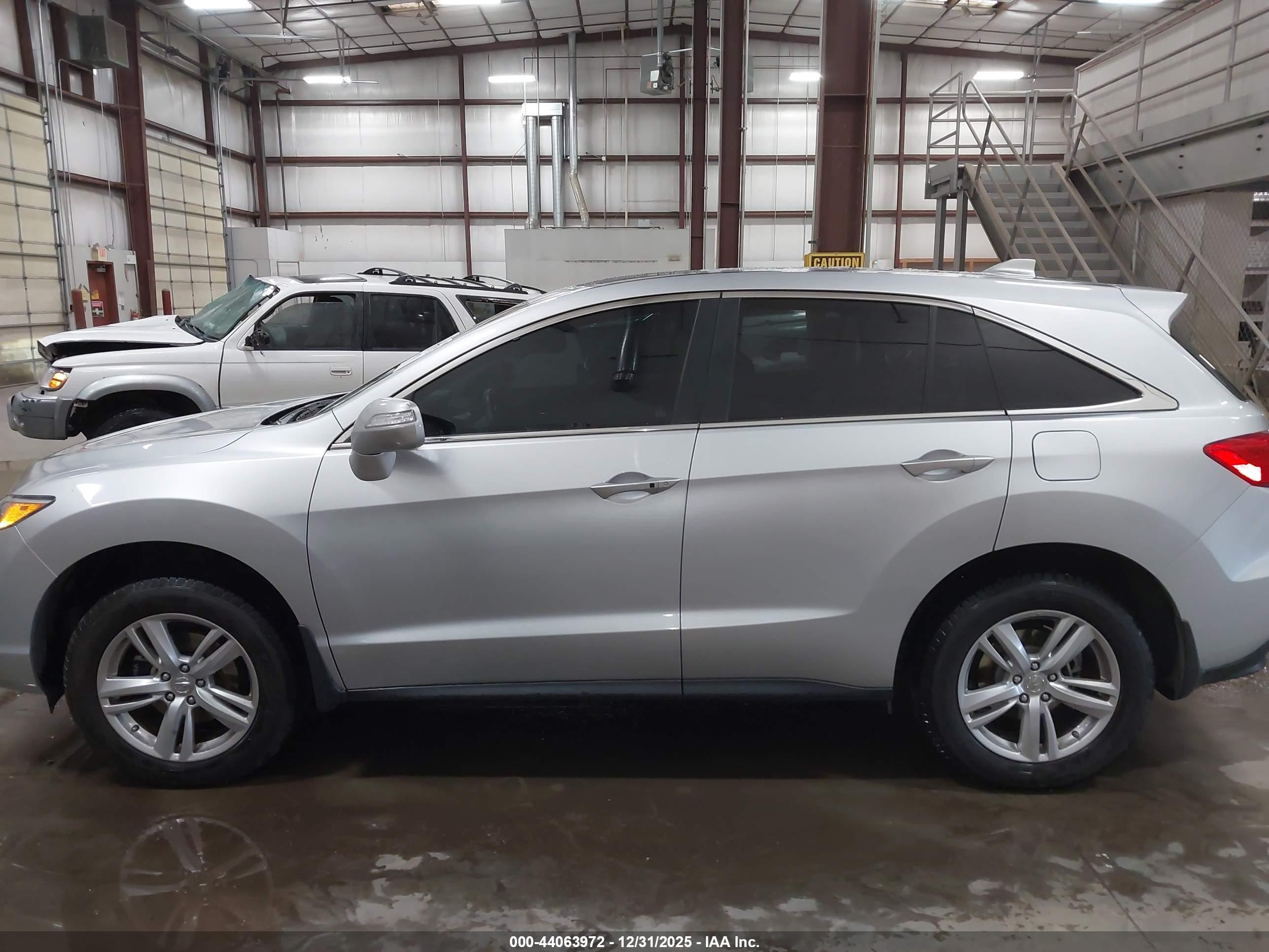 2015 Acura Rdx   Silver vin: 5J8TB4H39FL008359