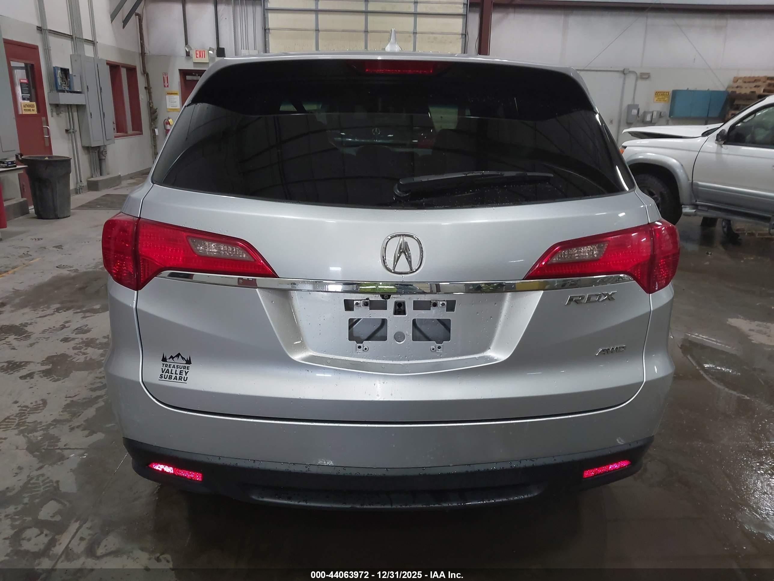 2015 Acura Rdx   Silver vin: 5J8TB4H39FL008359