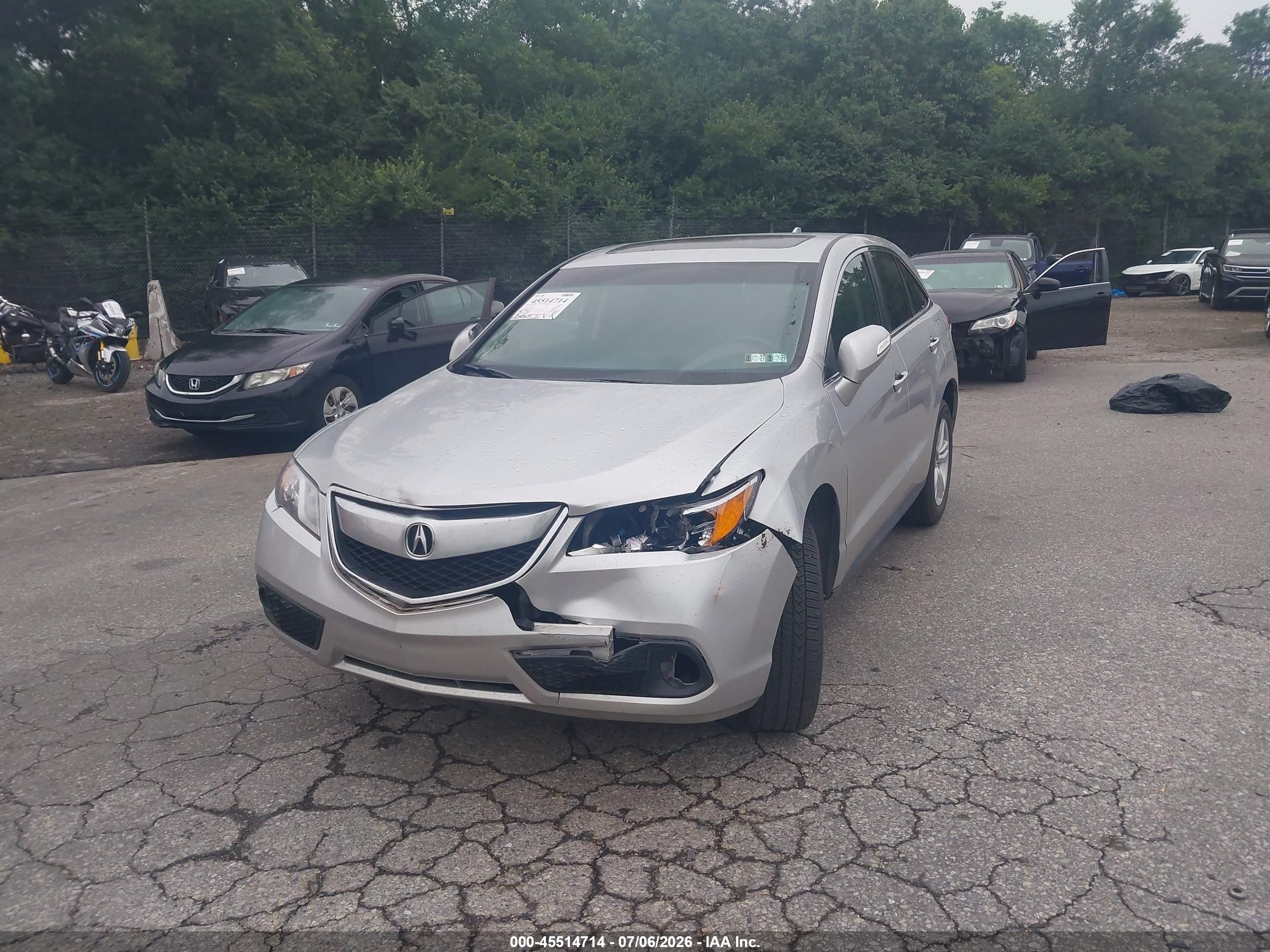 2015 Acura Rdx   Silver vin: 5J8TB4H3XFL029446