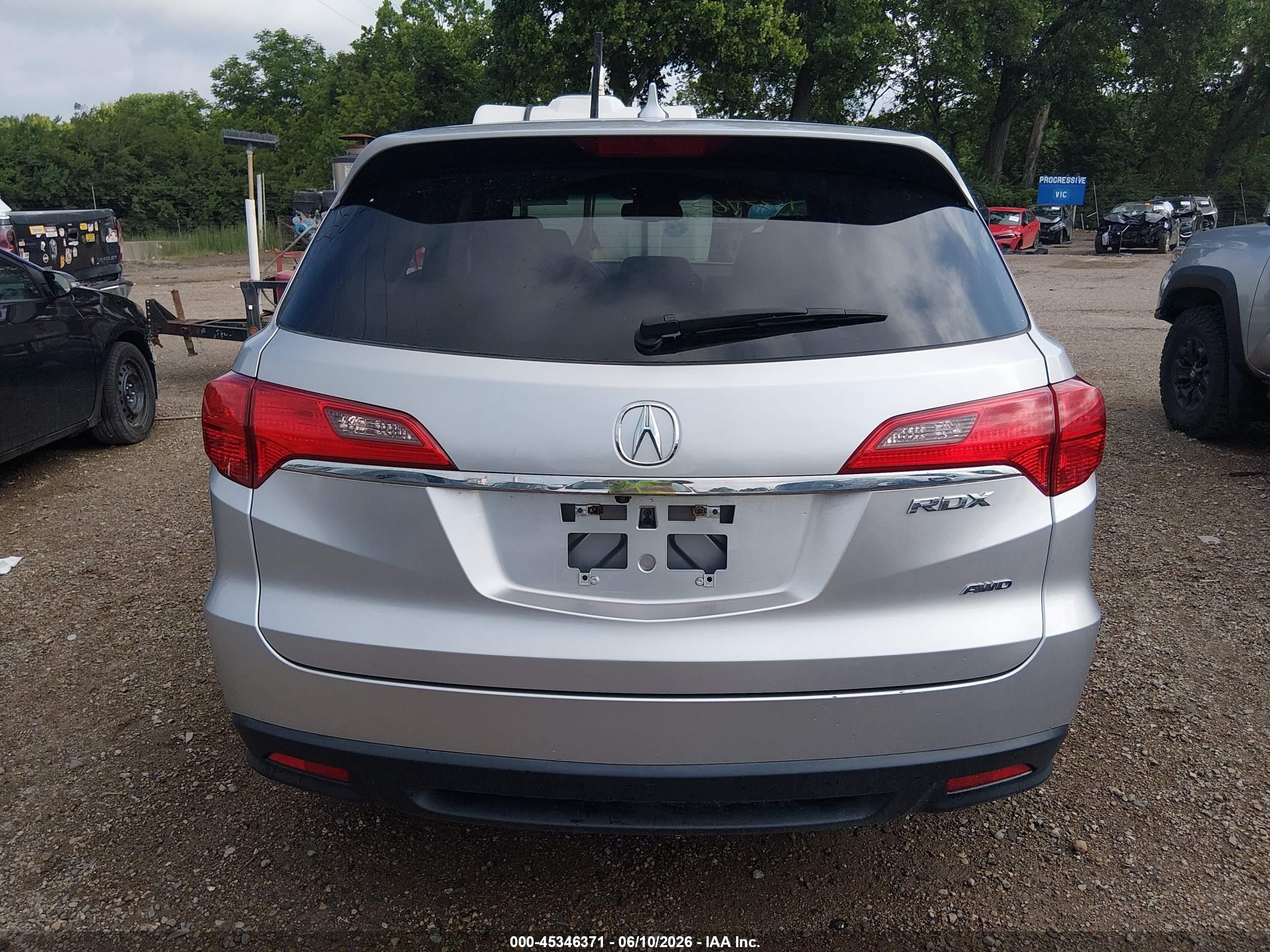 2015 Acura Rdx   Silver vin: 5J8TB4H50FL025374