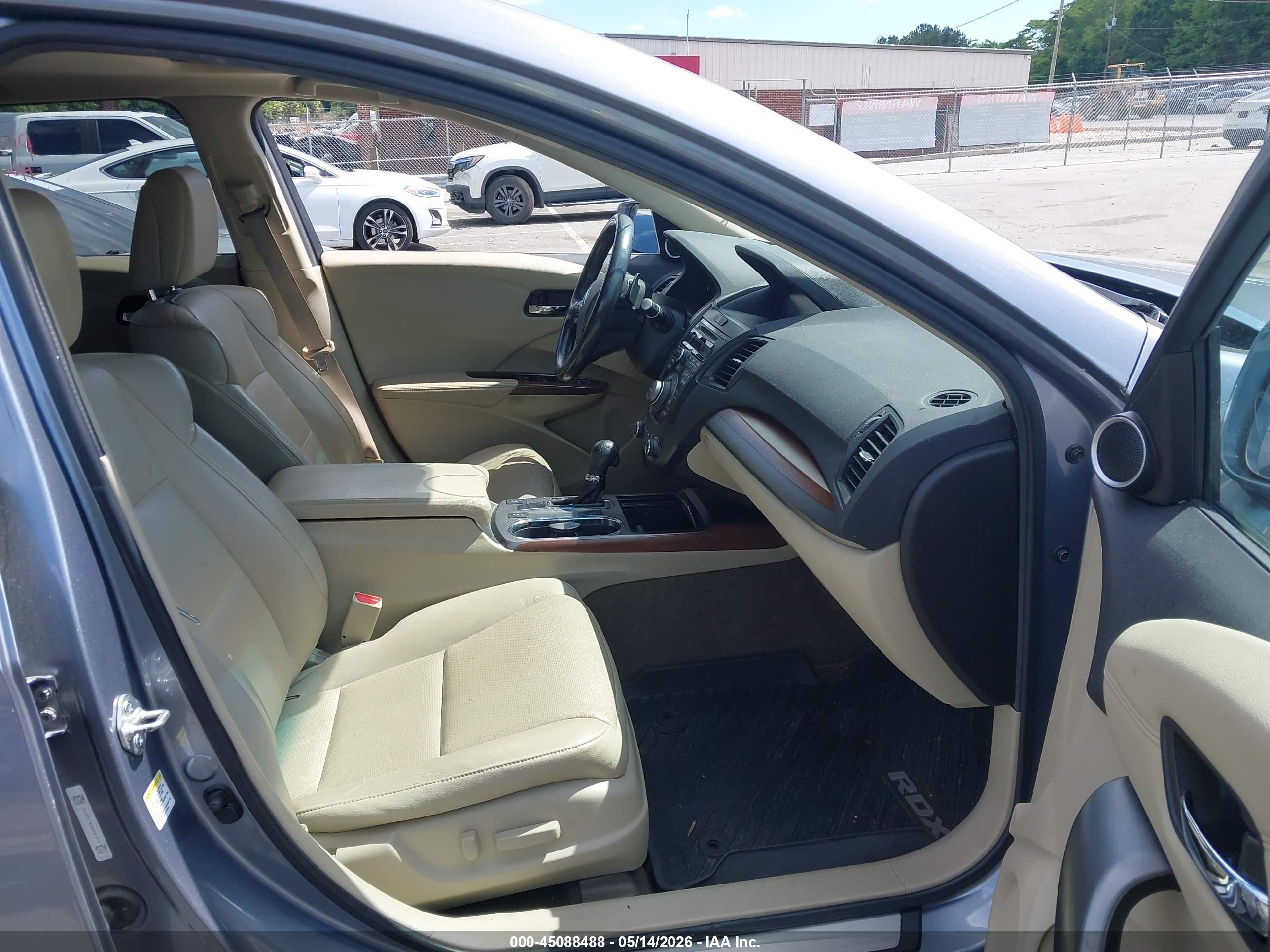 2014 Acura Rdx   Silver vin: 5J8TB4H56EL006360