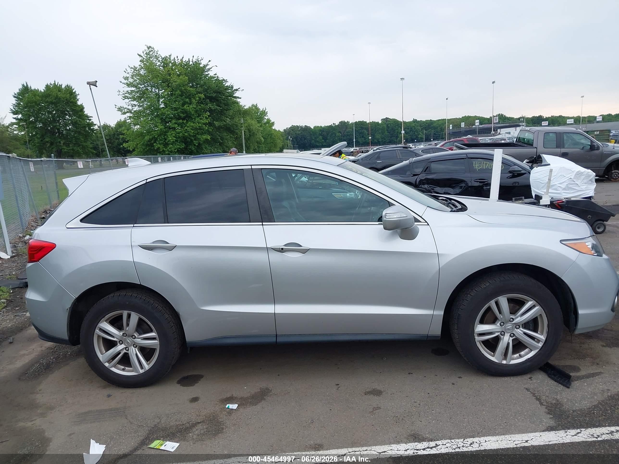2015 Acura Rdx   Серебряный vin: 5J8TB4H5XFL025866