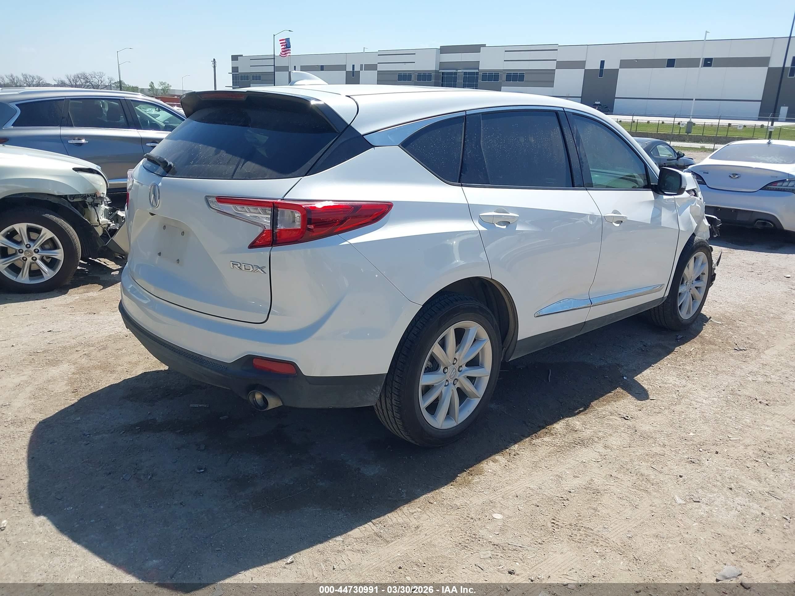2020 Acura Rdx Standard Белый vin: 5J8TC1H37LL004138