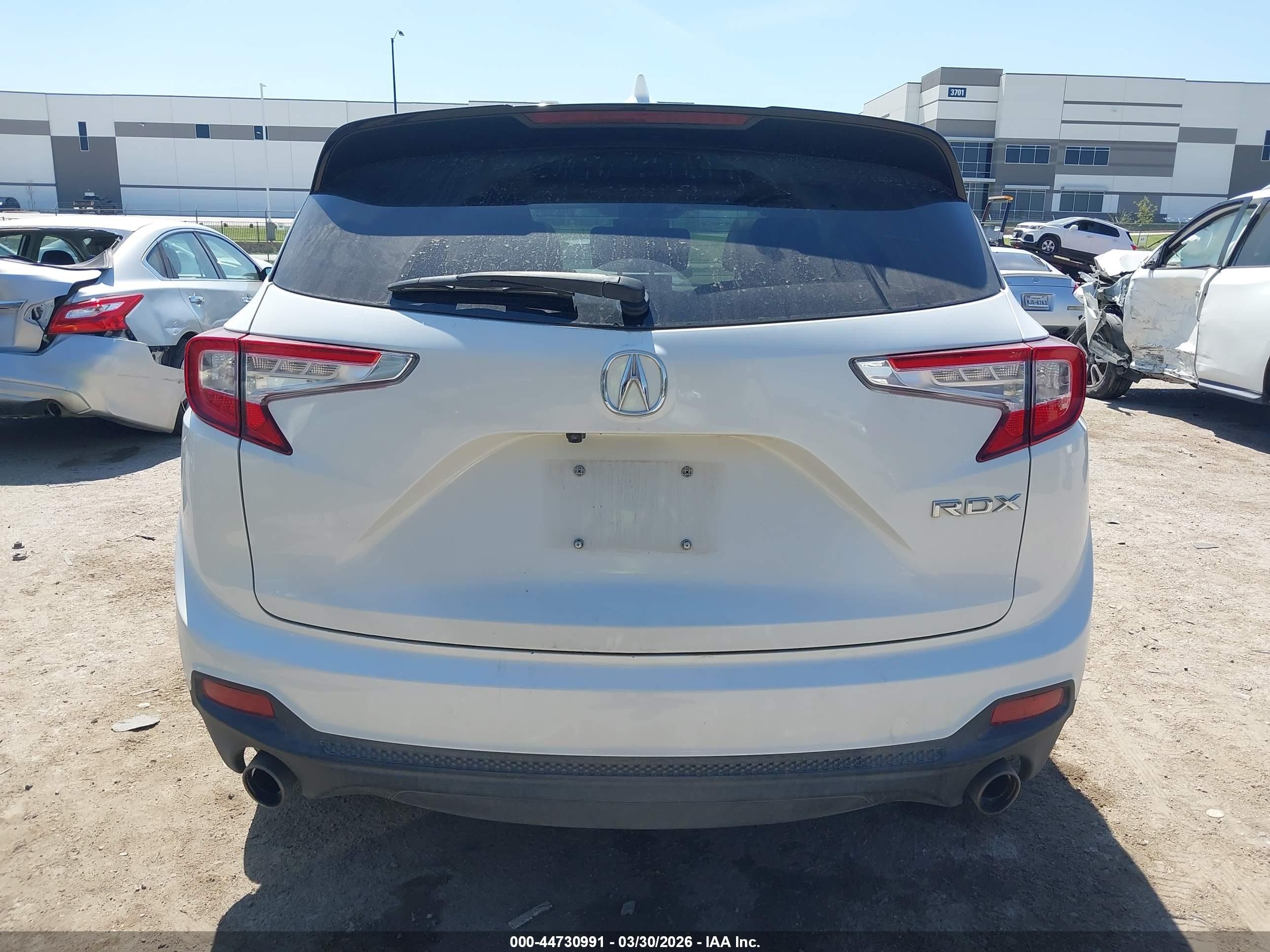 2020 Acura Rdx Standard Белый vin: 5J8TC1H37LL004138