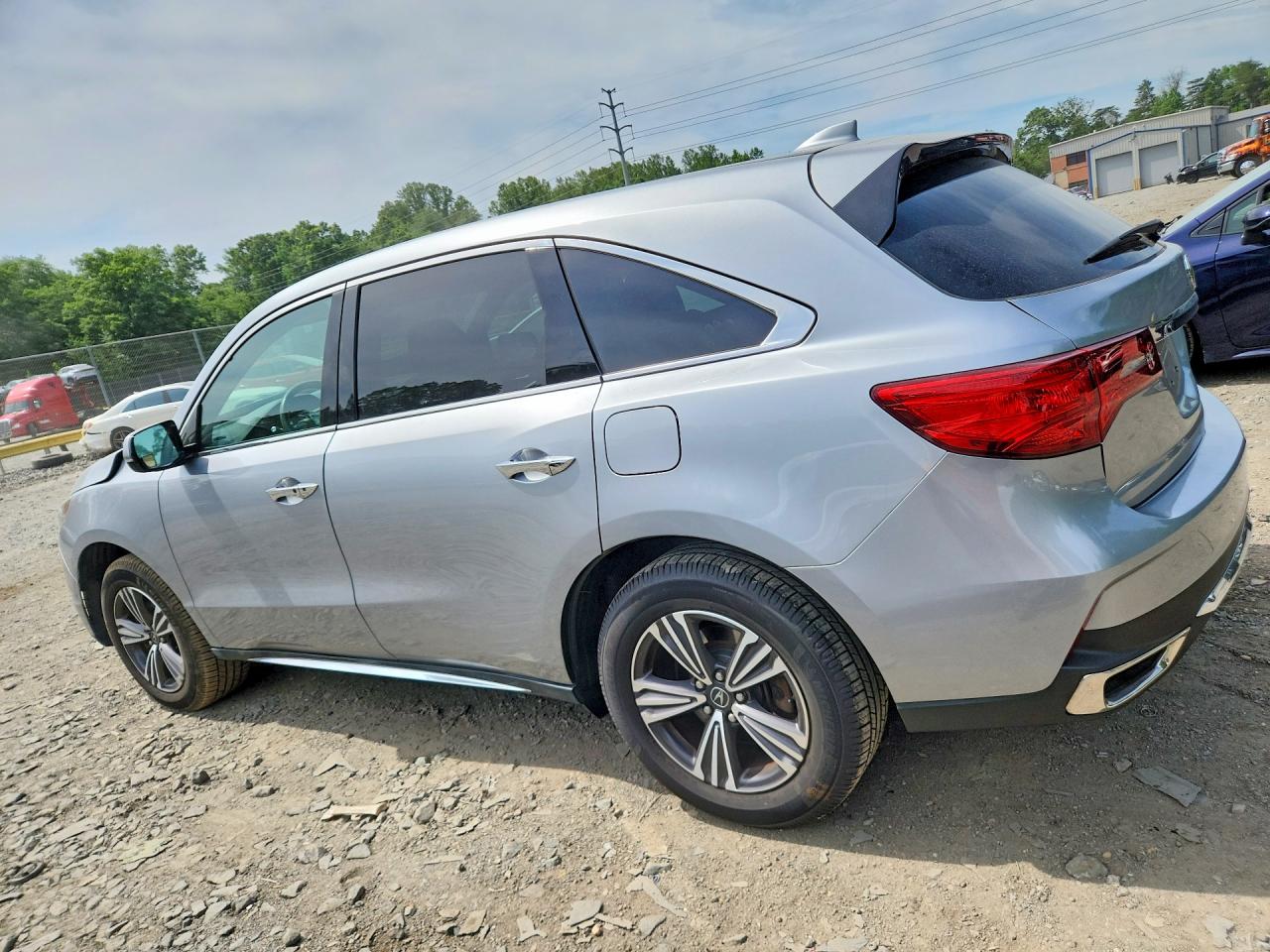 2017 Acura Mdx Silver vin: 5J8YD4H33HL005136