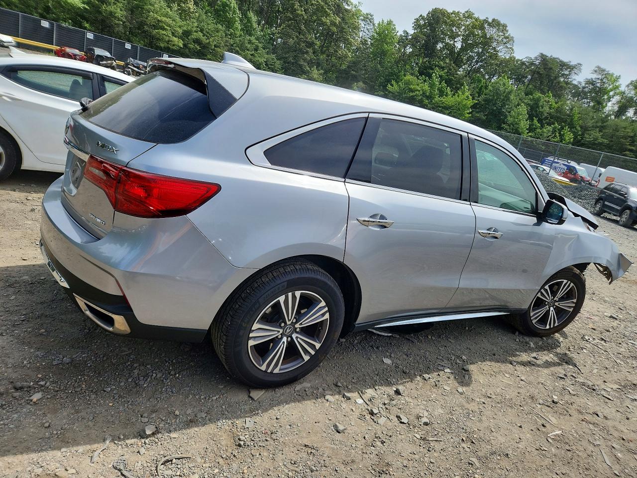 2017 Acura Mdx Silver vin: 5J8YD4H33HL005136