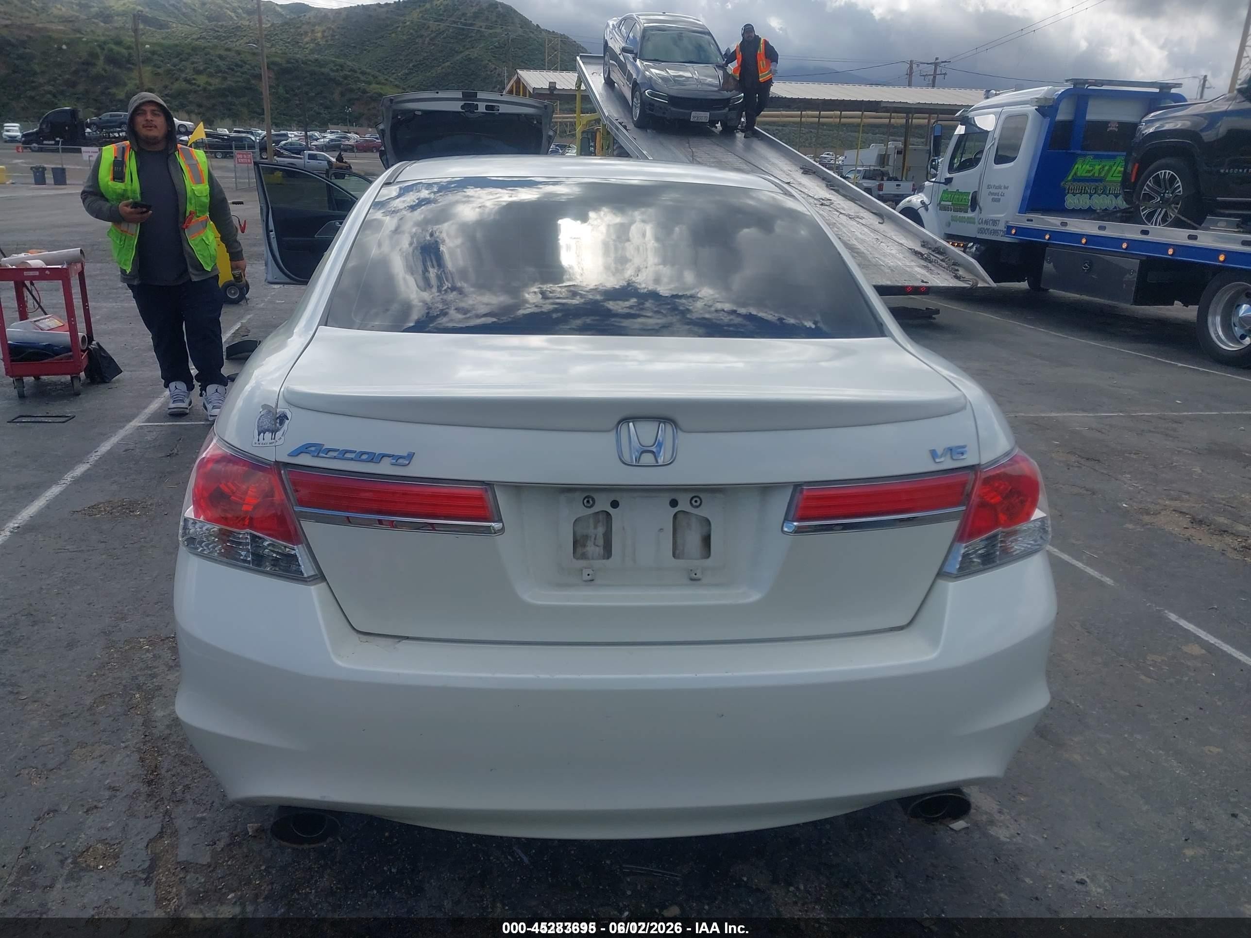 2011 Honda Accord 3.5 Ex White vin: 5KBCP3F73BB004676