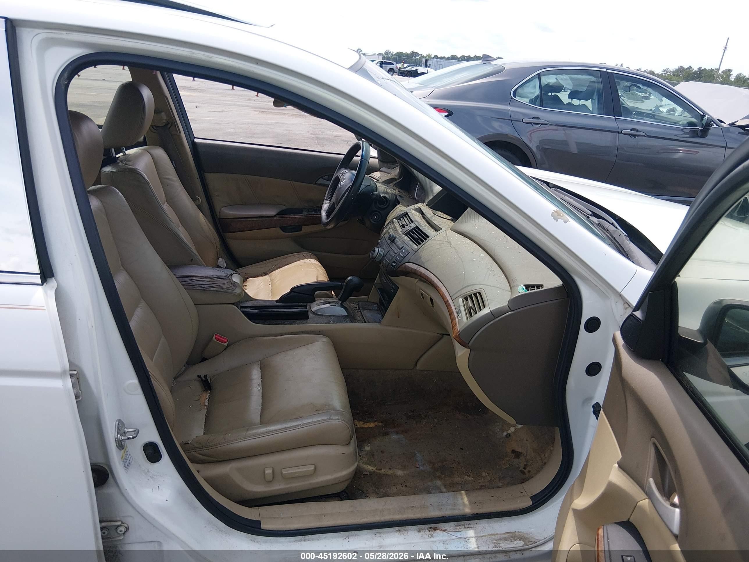 2010 Honda Accord 3.5 Ex-l White vin: 5KBCP3F81AB003646