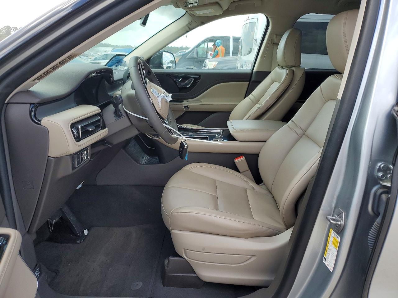 2023 Lincoln Aviator Серебряный vin: 5LM5J6WC0PGL11056