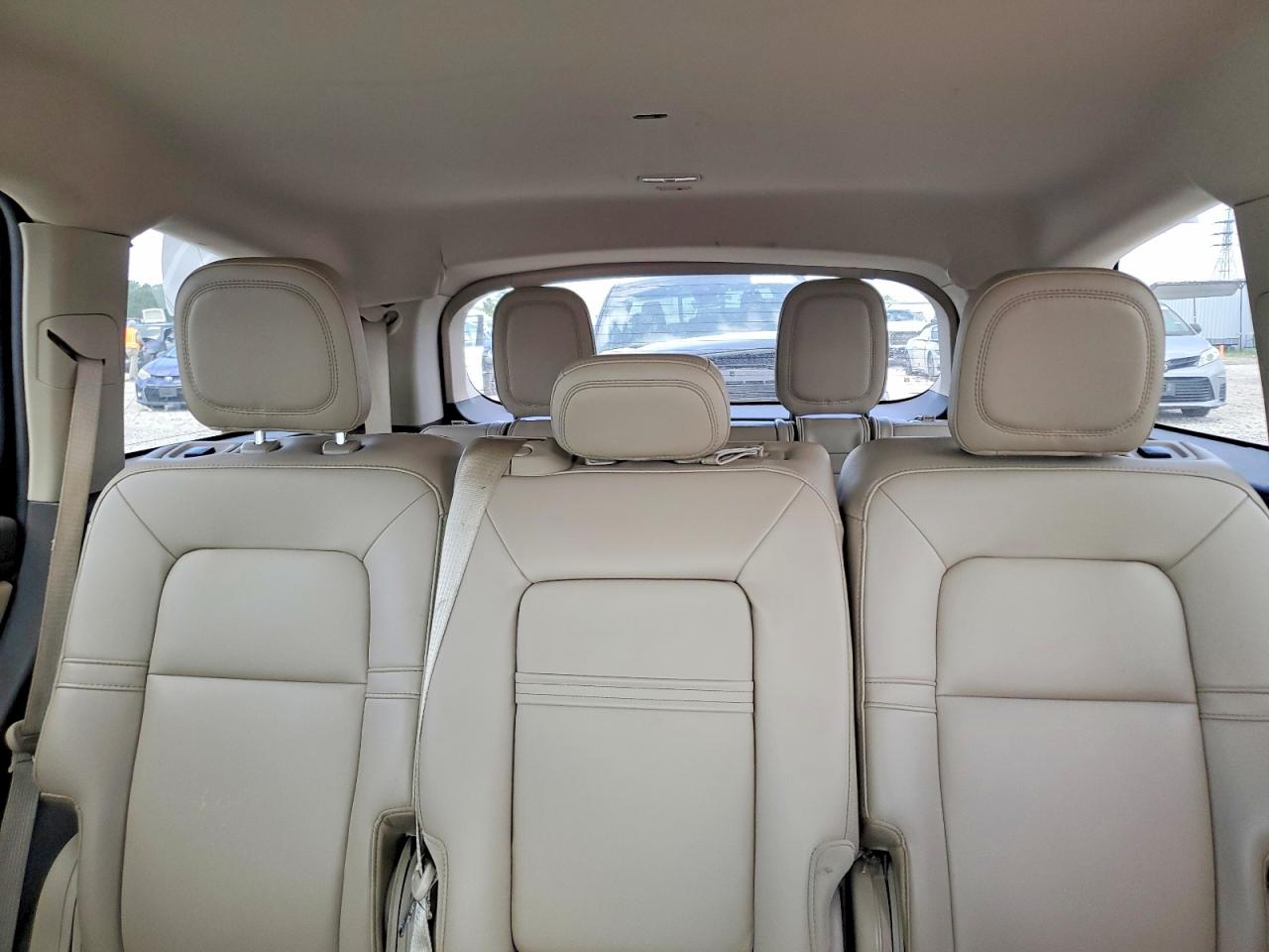 2023 Lincoln Aviator Серебряный vin: 5LM5J6WC0PGL11056