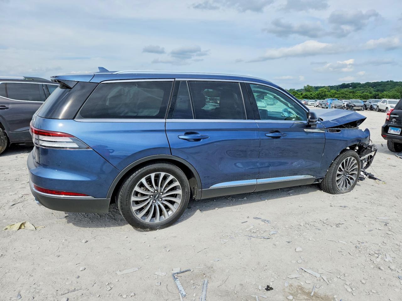 2020 Lincoln Aviator Reserve Blue vin: 5LM5J7WC8LGL21902