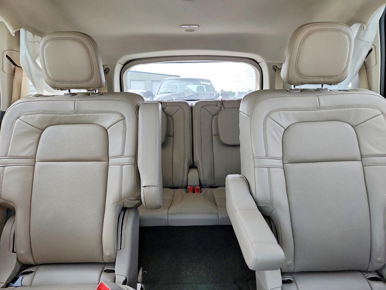 2020 Lincoln Aviator Reserve Blue vin: 5LM5J7WC8LGL21902