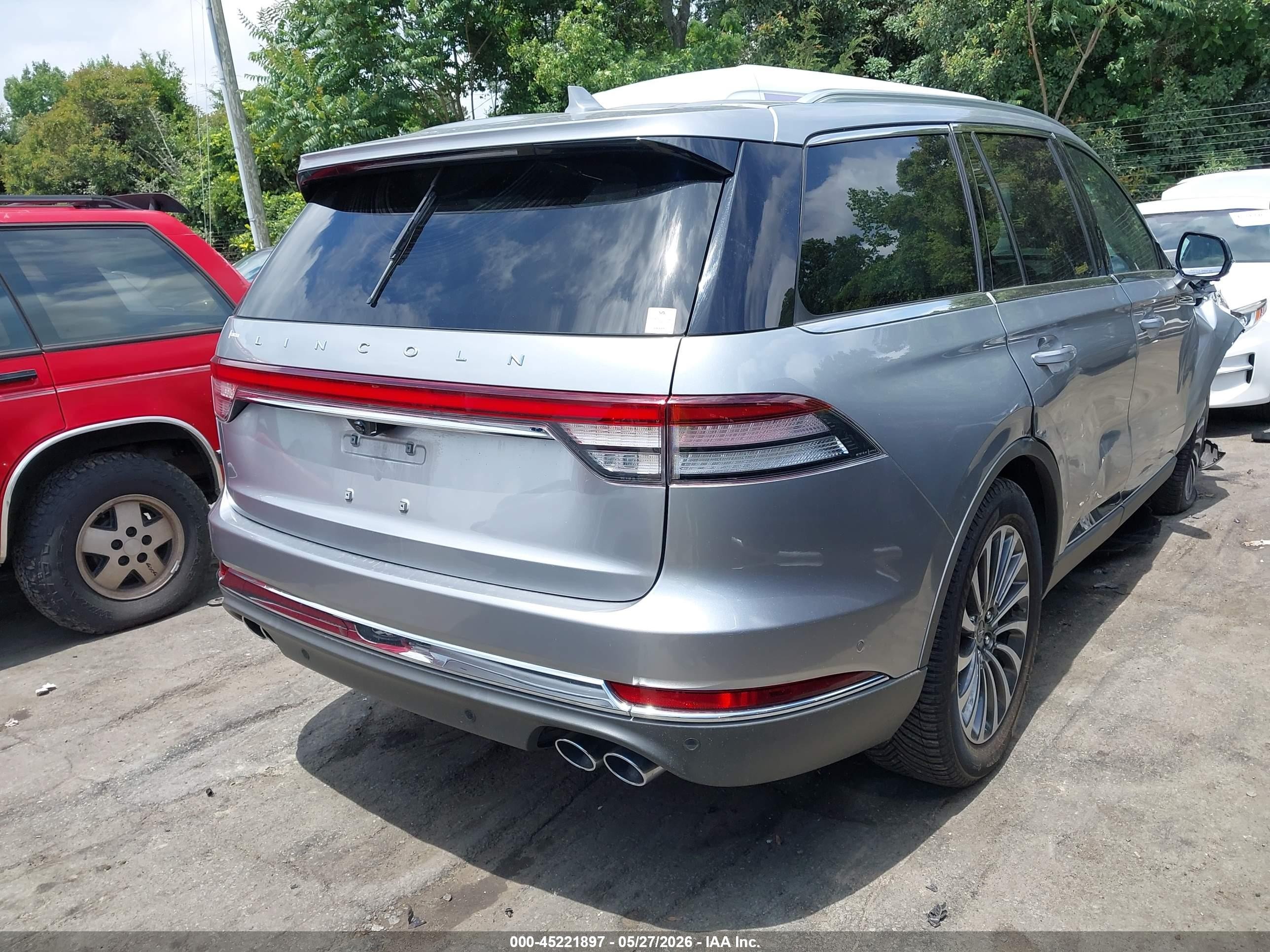 2020 Lincoln Aviator Reserve Silver vin: 5LM5J7XC0LGL27773