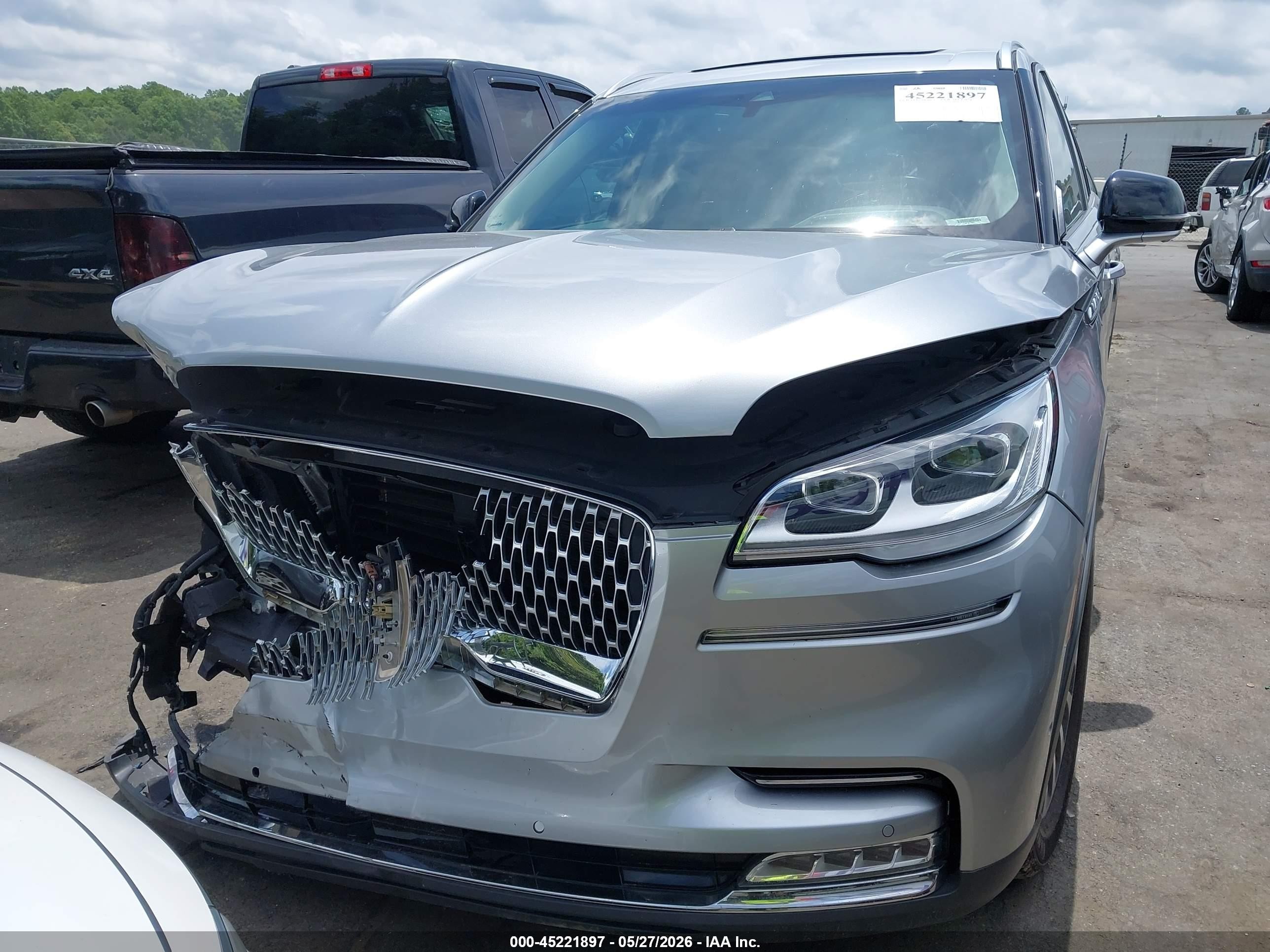2020 Lincoln Aviator Reserve Silver vin: 5LM5J7XC0LGL27773