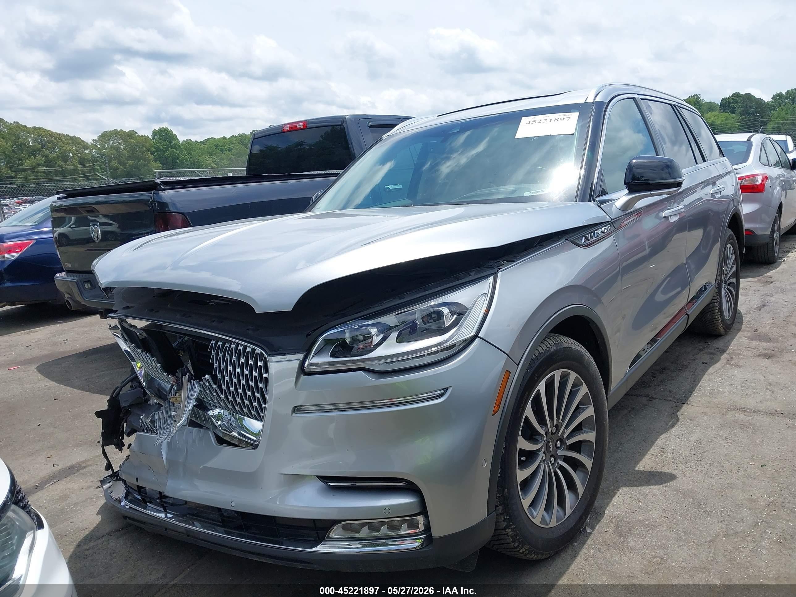 2020 Lincoln Aviator Reserve Silver vin: 5LM5J7XC0LGL27773