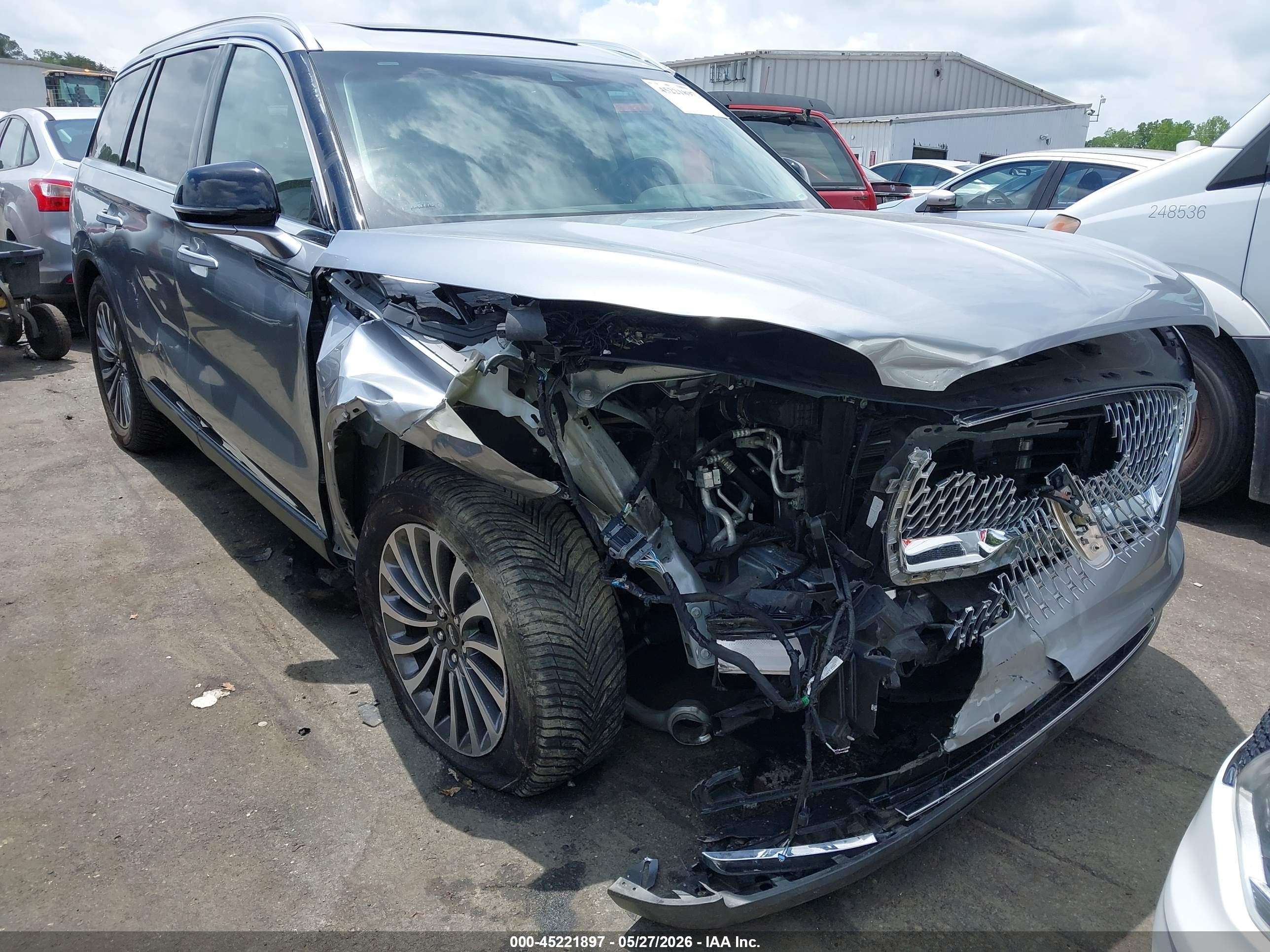 2020 Lincoln Aviator Reserve Silver vin: 5LM5J7XC0LGL27773