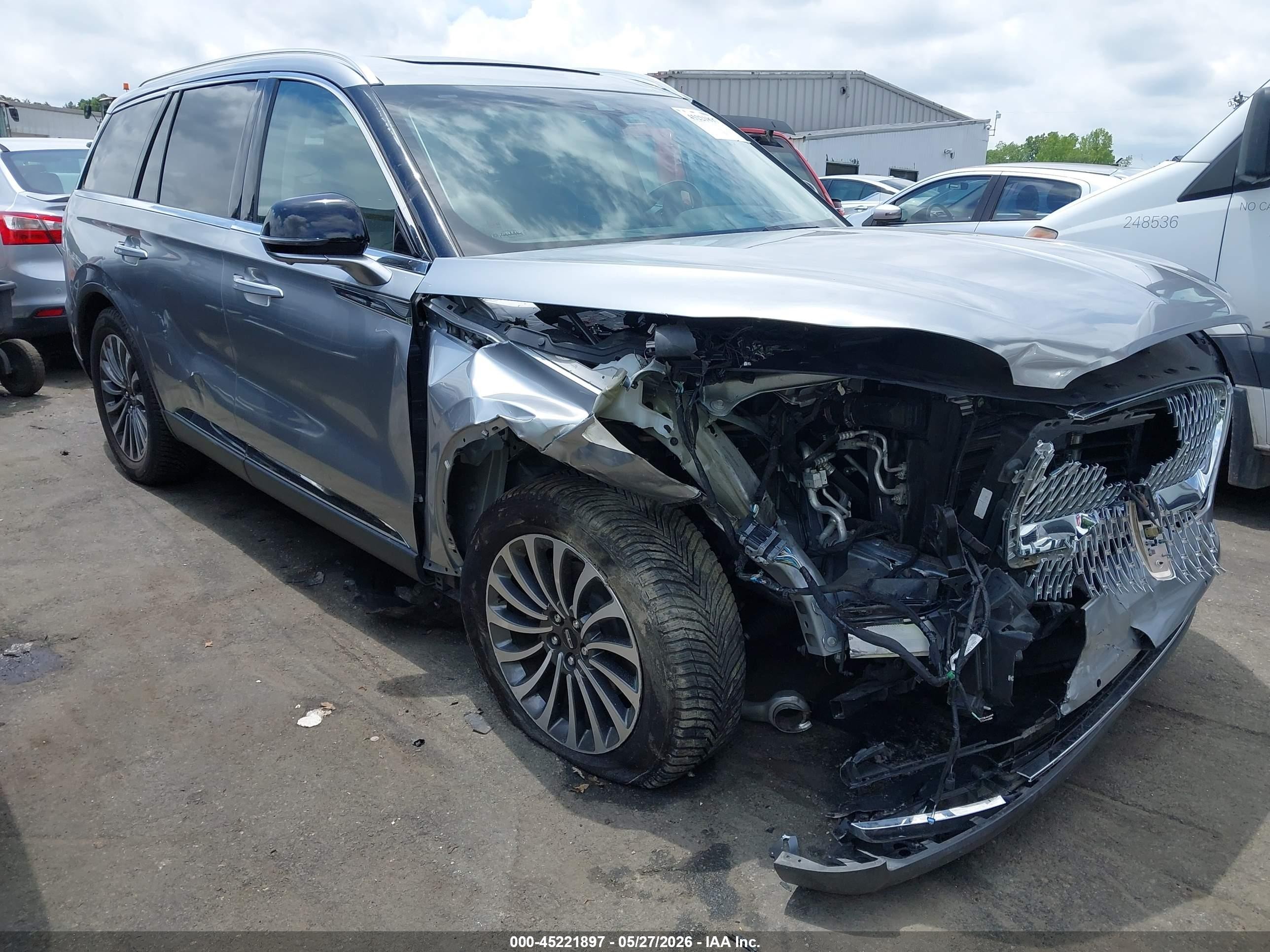 2020 Lincoln Aviator Reserve Silver vin: 5LM5J7XC0LGL27773