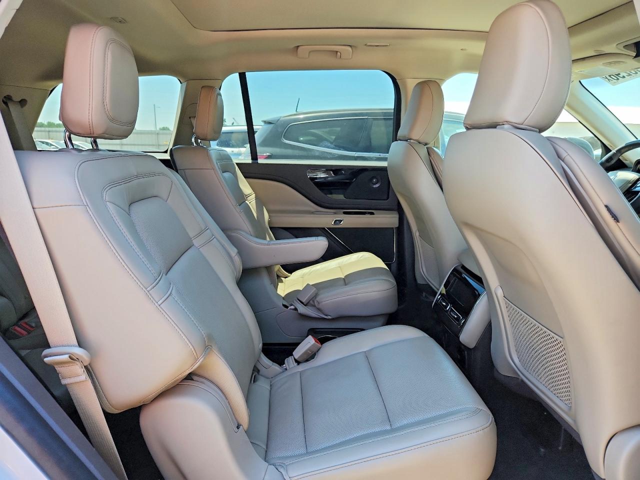 2021 Lincoln Aviator Reserve White vin: 5LM5J7XC3MGL14629