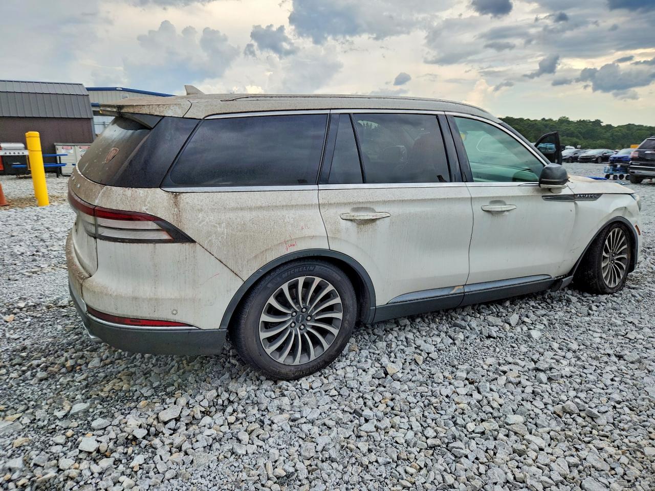 2020 Lincoln Aviator Reserve White vin: 5LM5J7XC4LGL01791