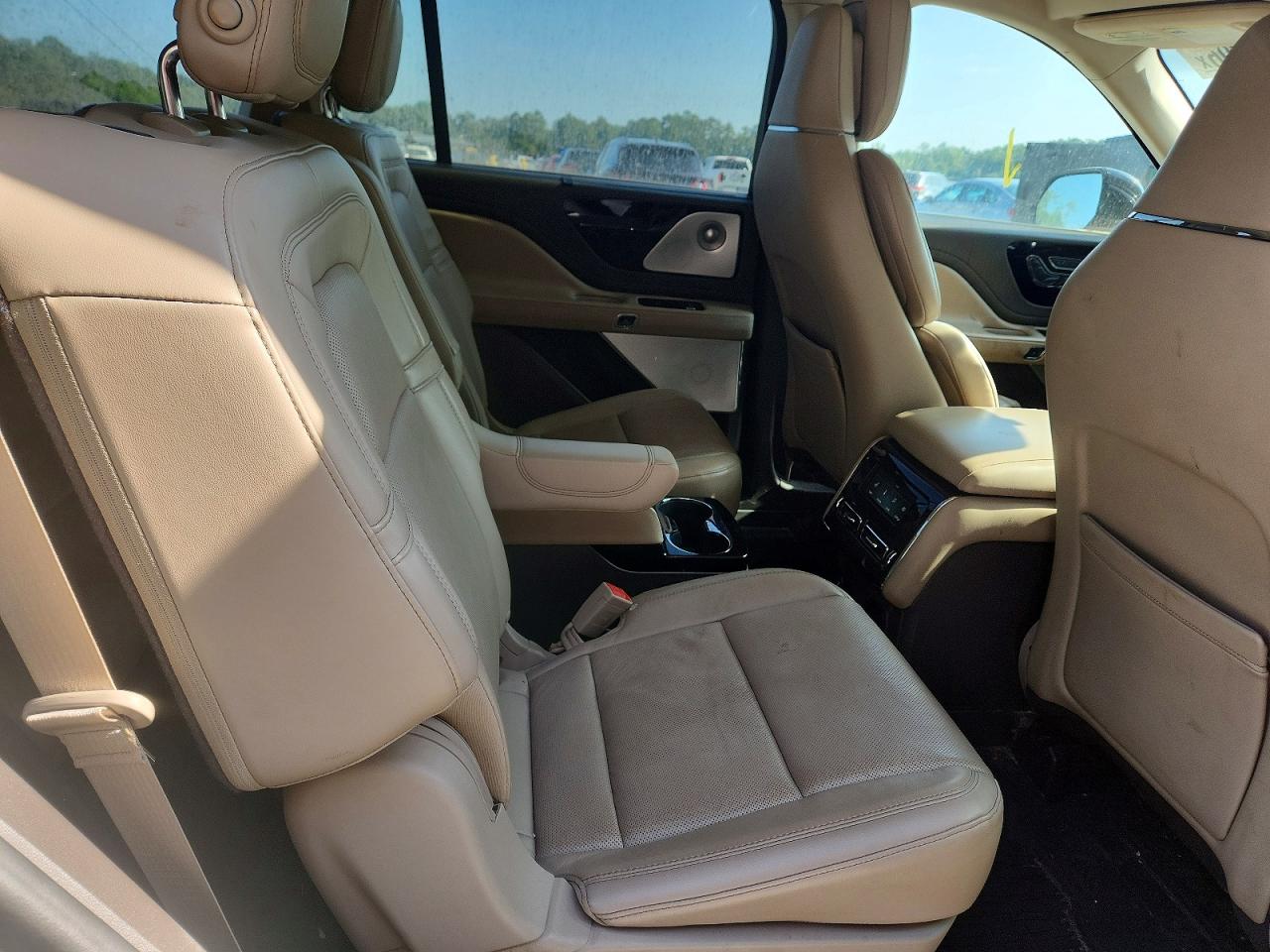 2020 Lincoln Aviator Reserve White vin: 5LM5J7XC4LGL01791