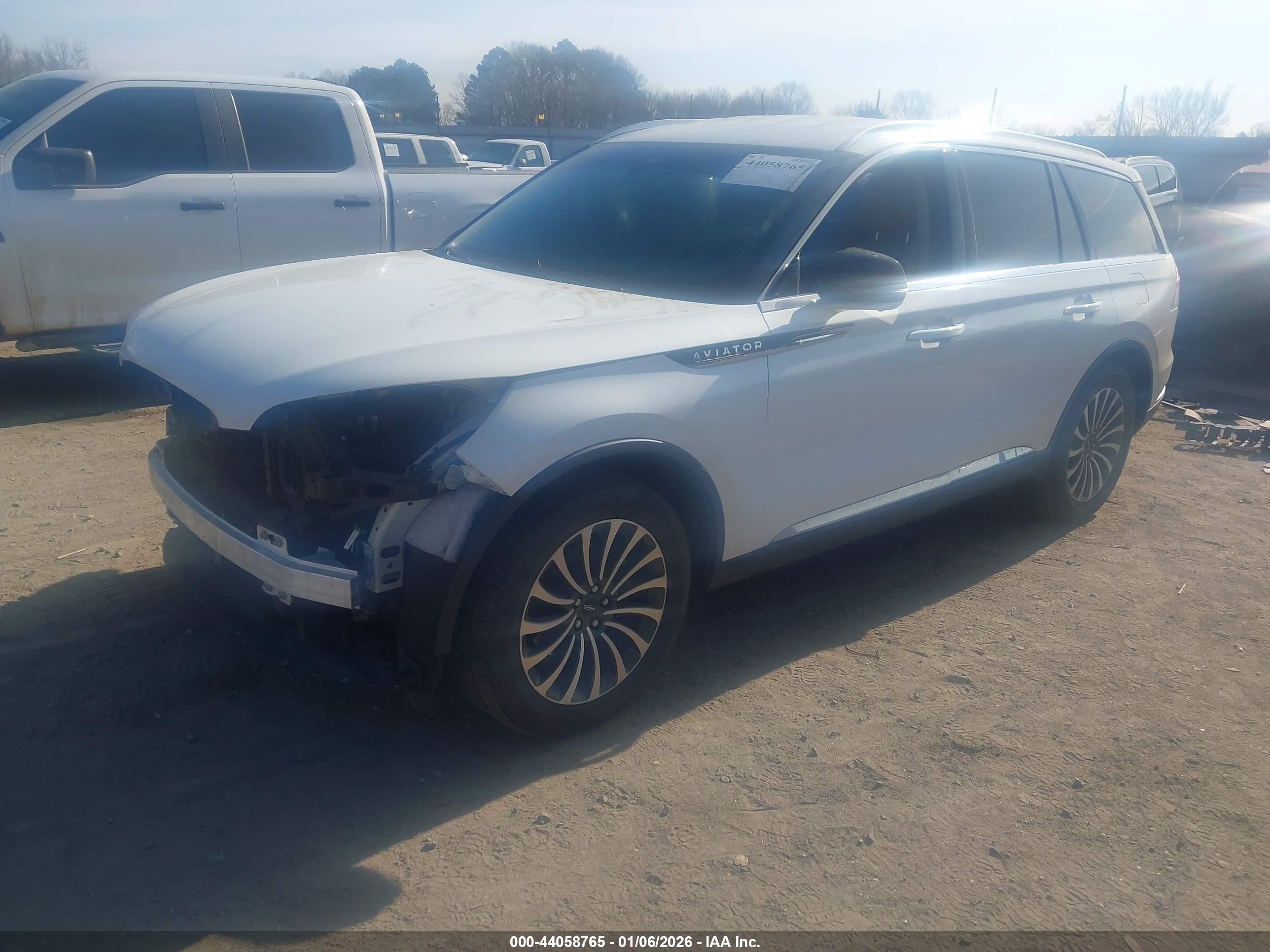 2020 Lincoln Aviator Reserve White vin: 5LM5J7XC6LGL21797