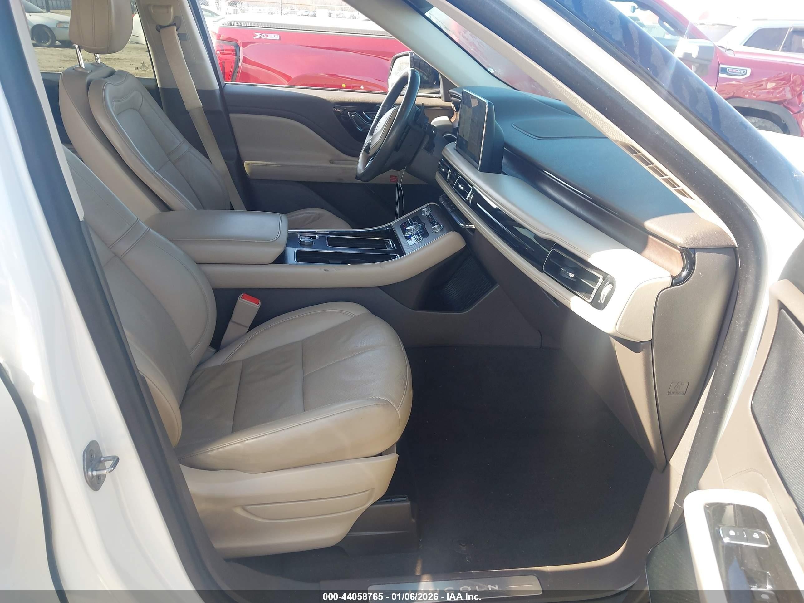 2020 Lincoln Aviator Reserve White vin: 5LM5J7XC6LGL21797